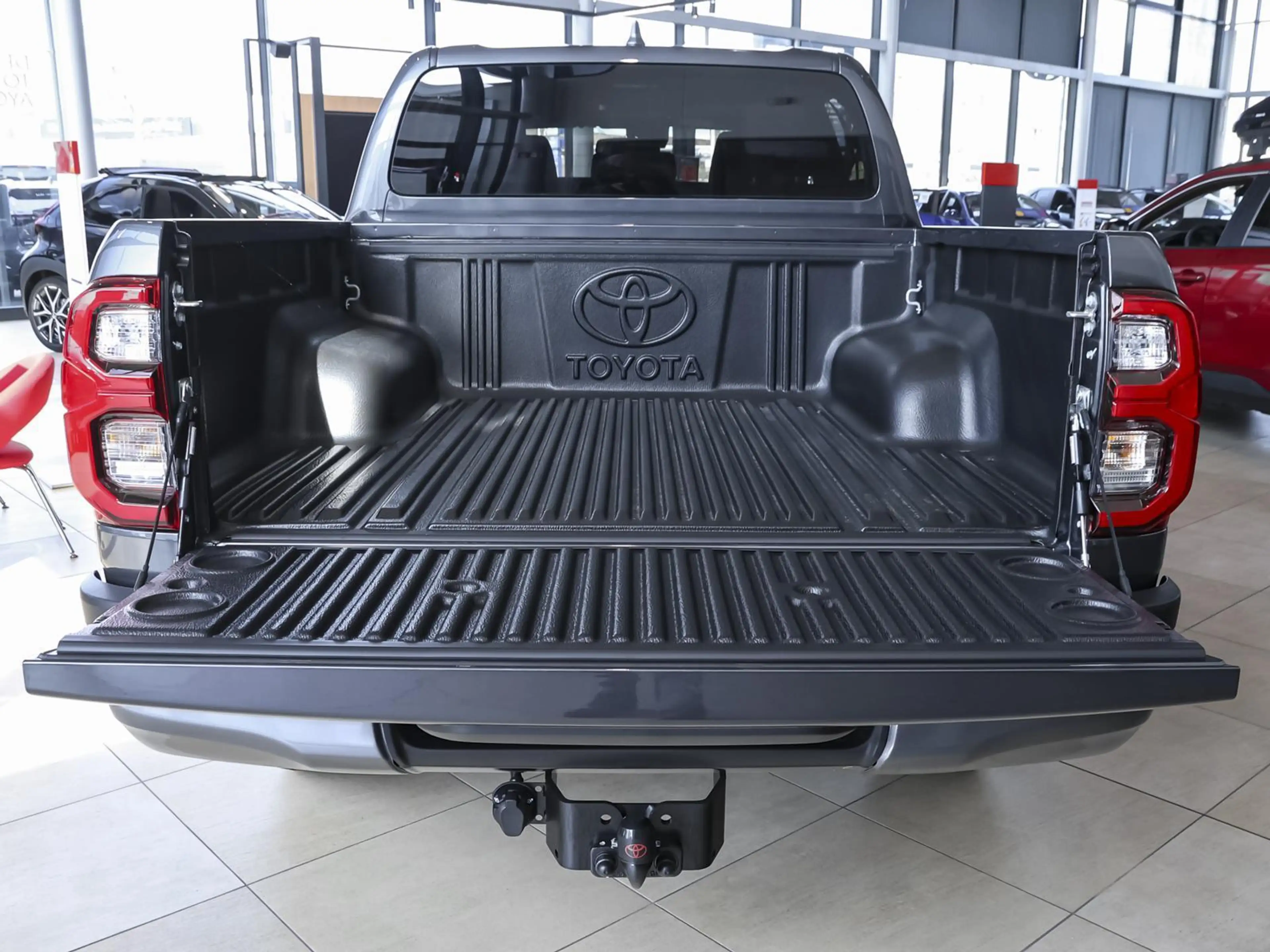 Toyota Hilux 2.8 D-4D Double Cab Invincible 4x4 AHK WKR — photo 9