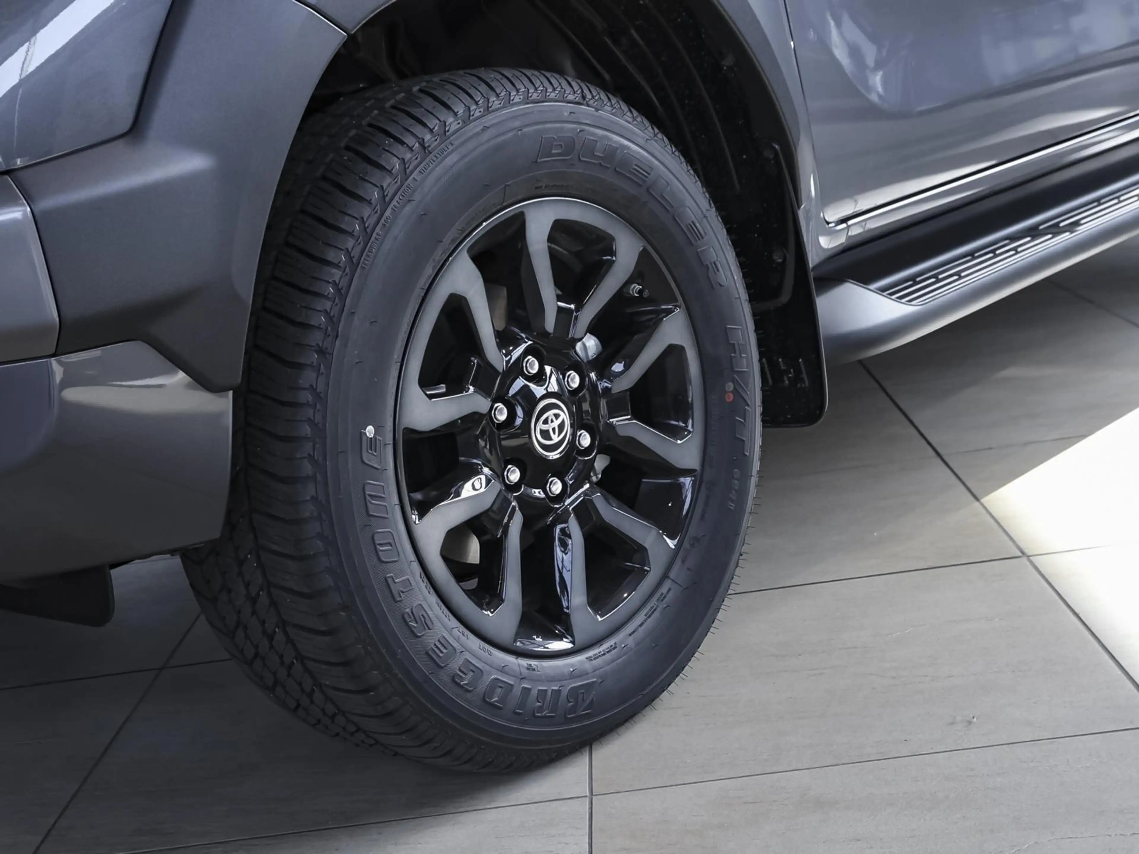 Toyota Hilux 2.8 D-4D Double Cab Invincible 4x4 AHK WKR — photo 13