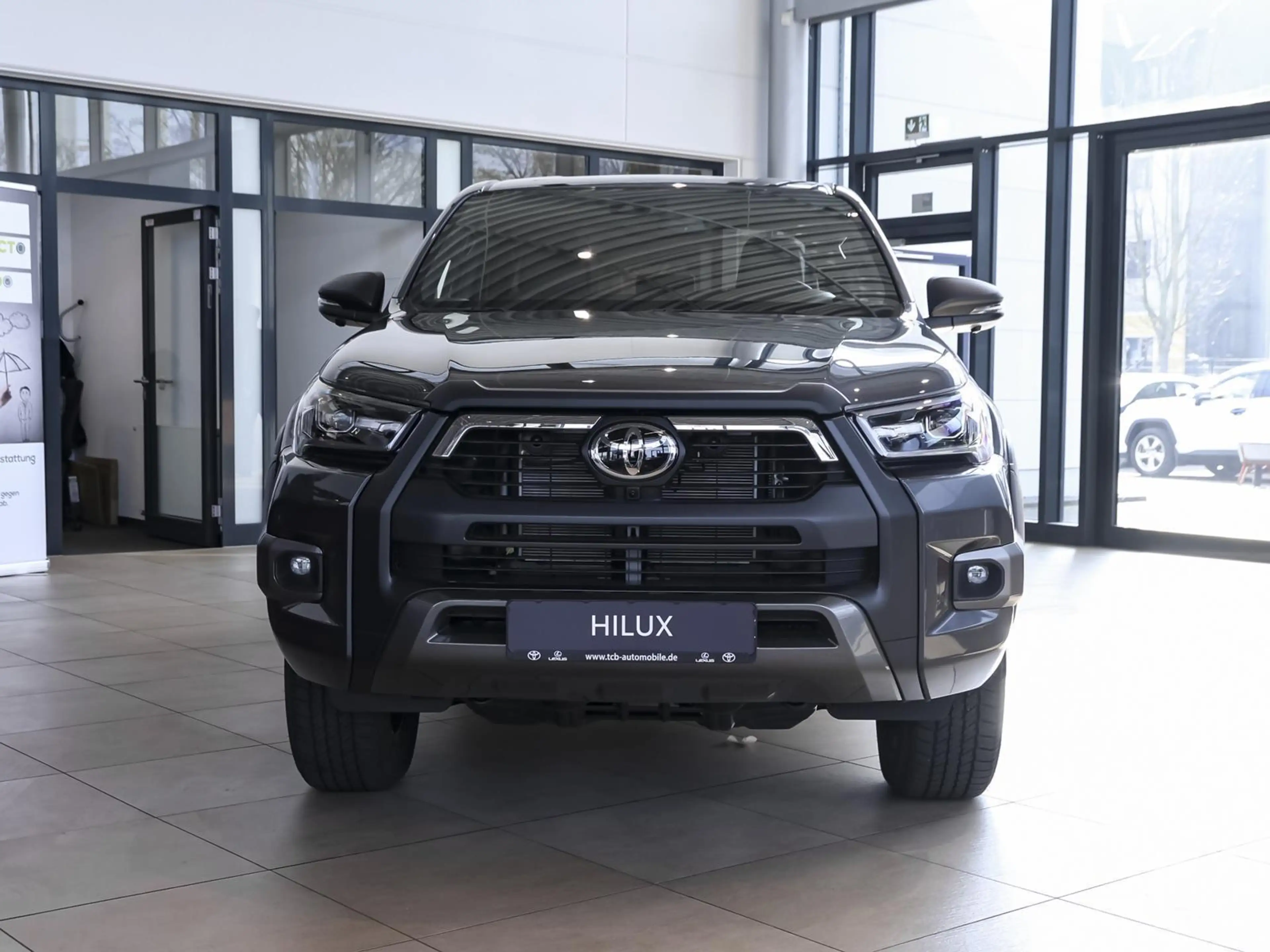 Toyota Hilux 2.8 D-4D Double Cab Invincible 4x4 AHK WKR — photo 4
