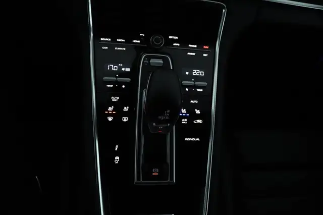 Porsche Panamera 4 E-Hybrid Sport Turismo PLATINUM SPORTDESIGN Ansicht 16