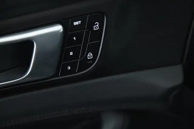 Porsche Panamera 4 E-Hybrid Sport Turismo PLATINUM SPORTDESIGN Ansicht 27