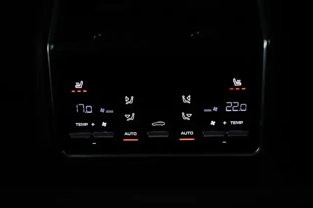 Porsche Panamera 4 E-Hybrid Sport Turismo PLATINUM SPORTDESIGN Ansicht 17