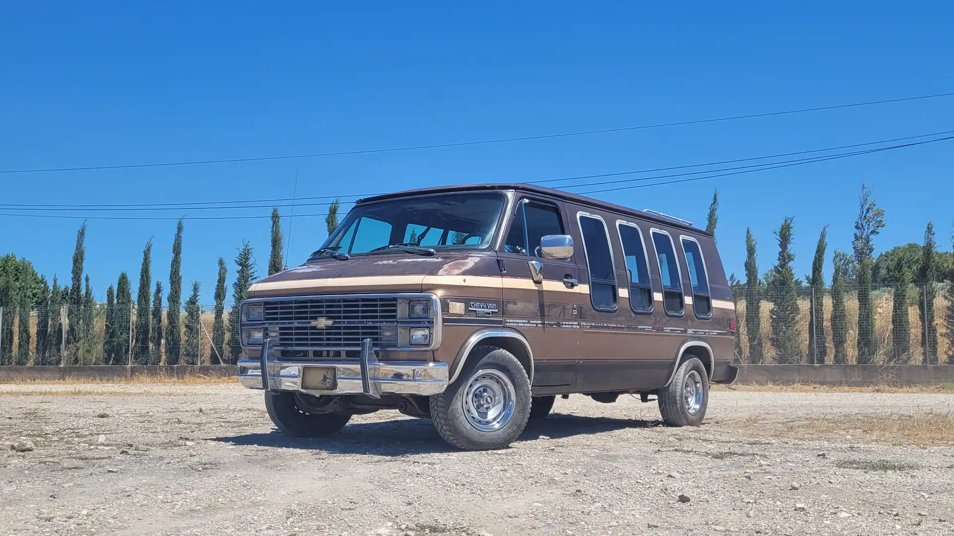 Chevrolet Chevy Van G20 Bronze - 1