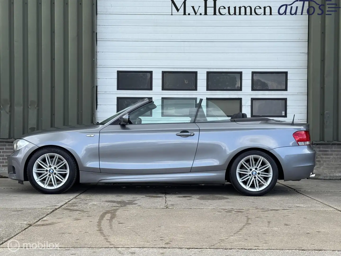 BMW 118 1-serie Cabrio 118i M Pakket Automaat Leder Camera Grijs - 2