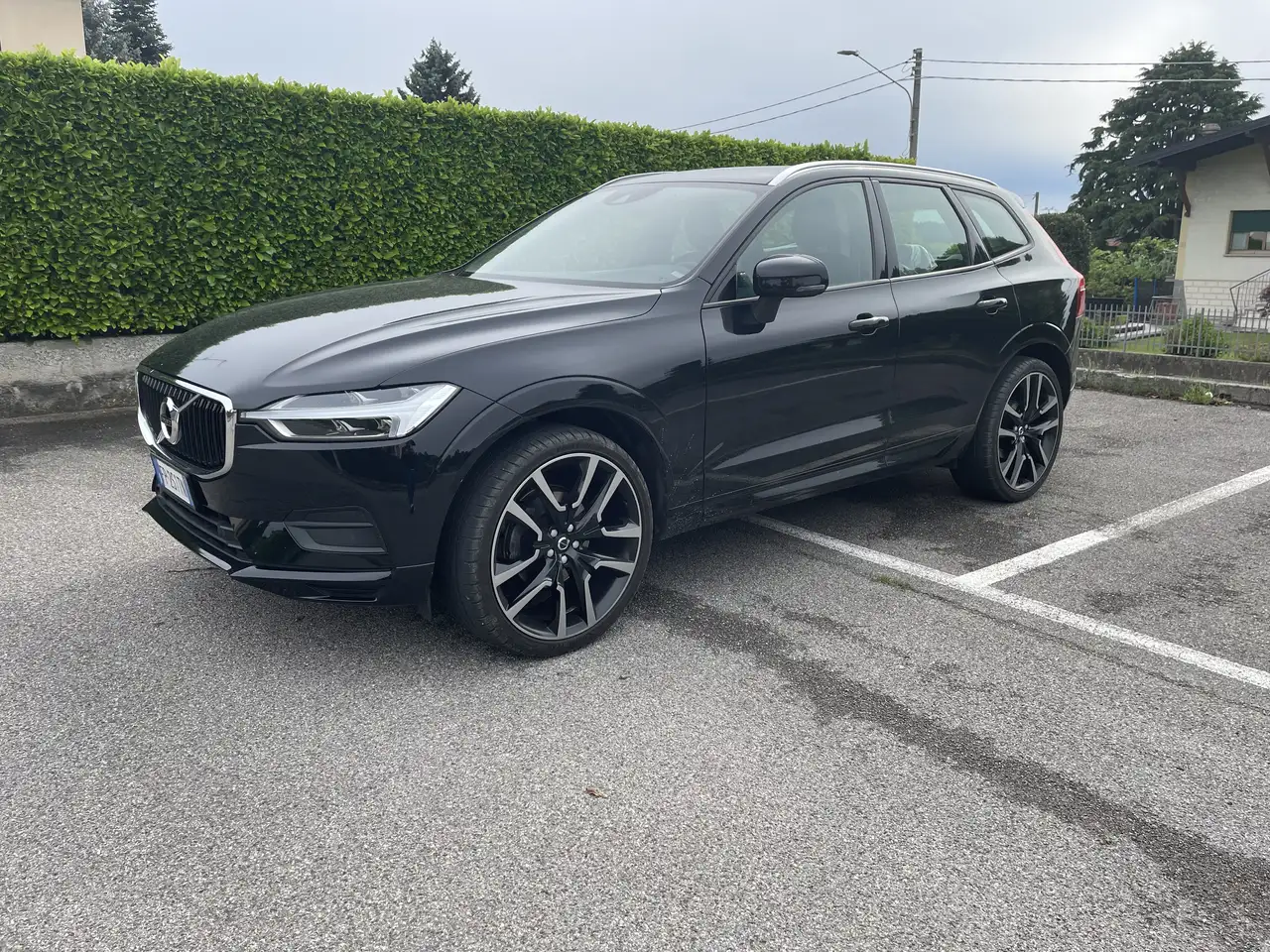 Volvo XC60 D4 AWD Geartronic Kinetic — photo 1 of 3