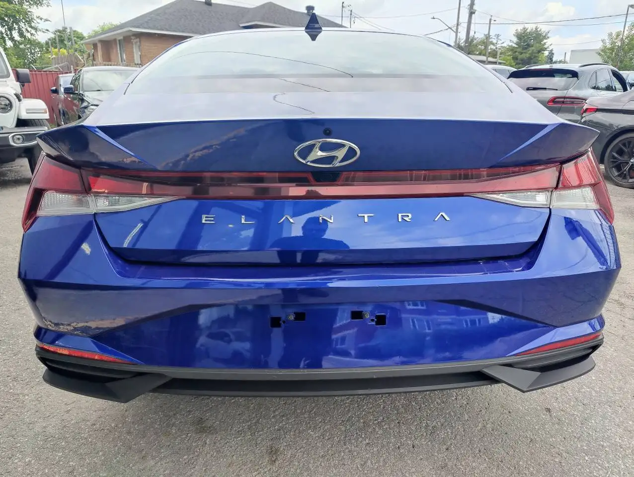 Hyundai ELANTRA photo Hyundai ELANTRA