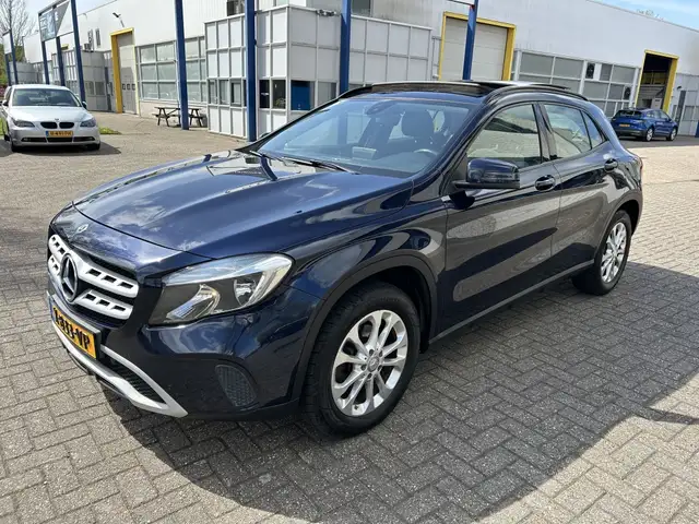 Mercedes-Benz GLA 200 Business 157PK PANO CARPLAY NAVI STOELVW.