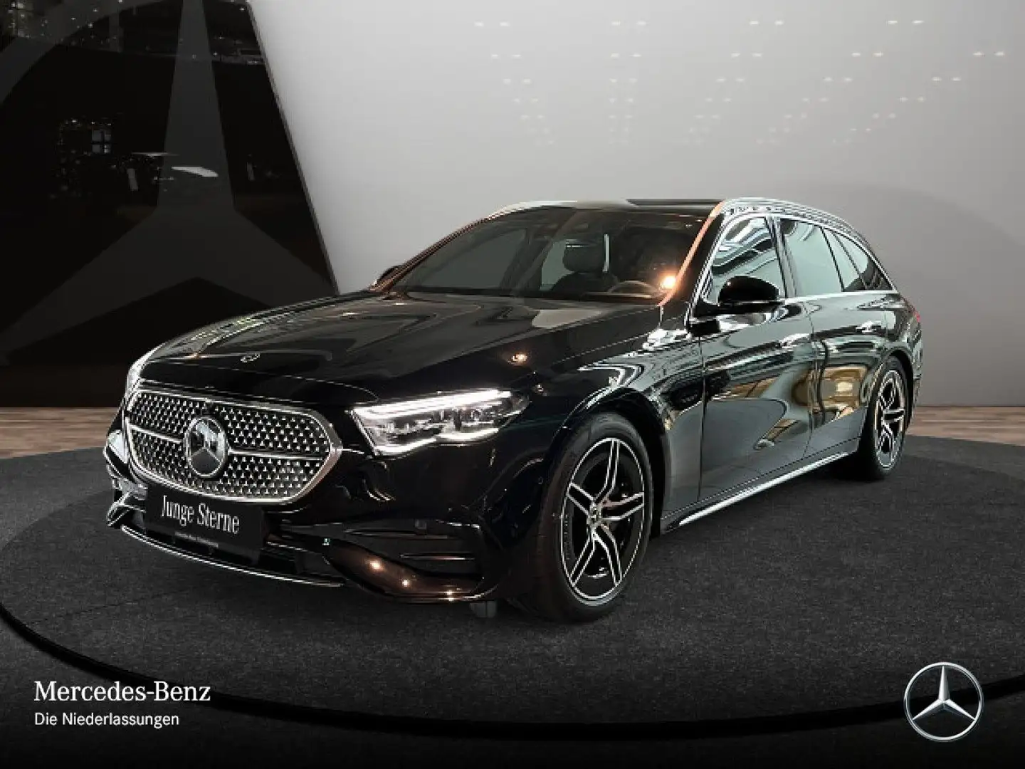 Mercedes-Benz E 300 e T AMG Fahrass 360° Pano Burmester Distr. Schwarz - 2