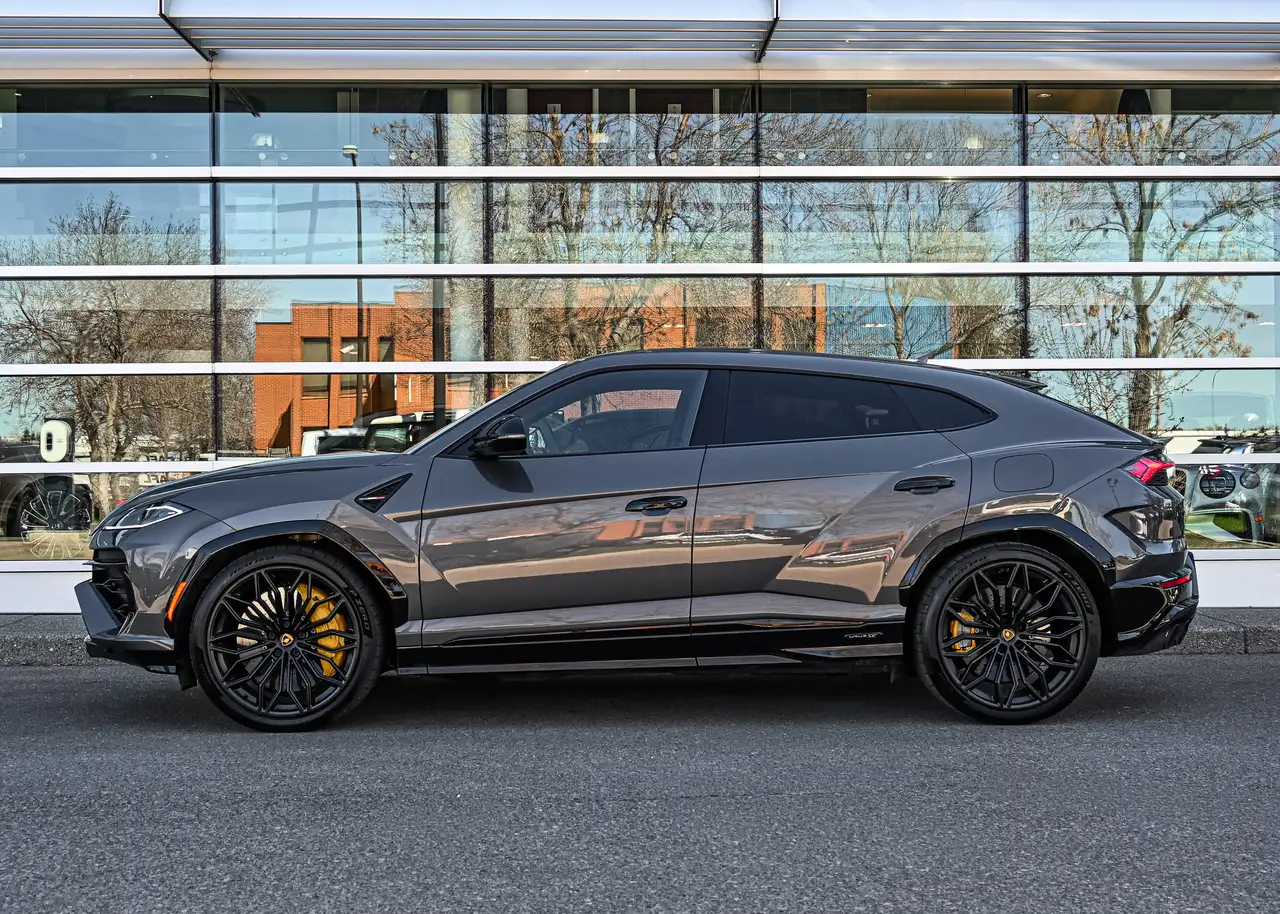Lamborghini Urus снимка Lamborghini Urus