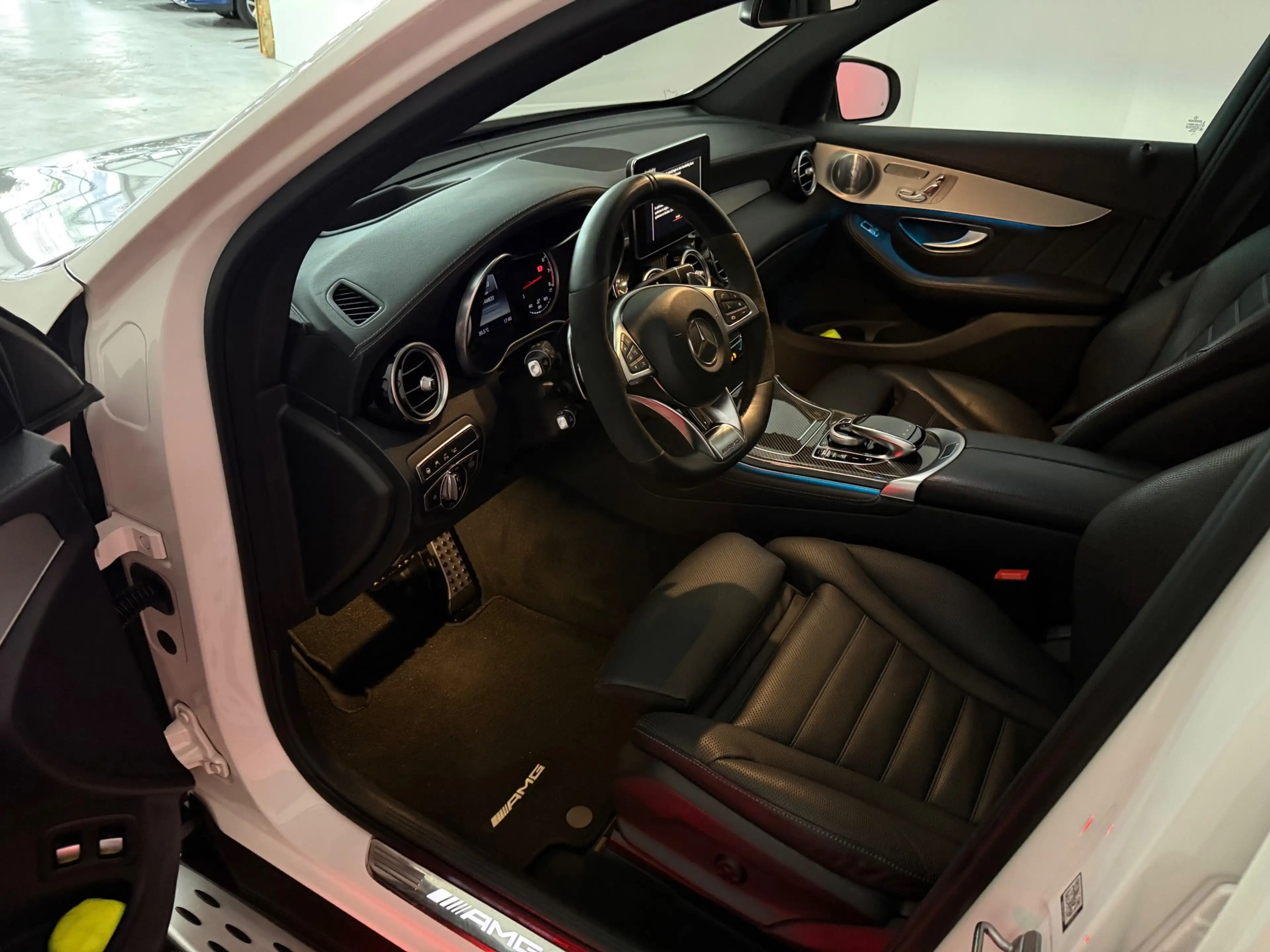 Mercedes-Benz GLC 43 AMG 4MATIC / Pano / Trekhaak / Burmester / HUD / Stoel — photo 10