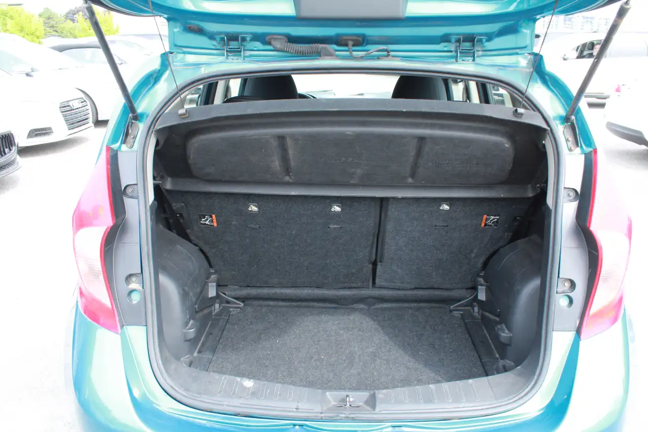 Nissan Note снимка Nissan Note