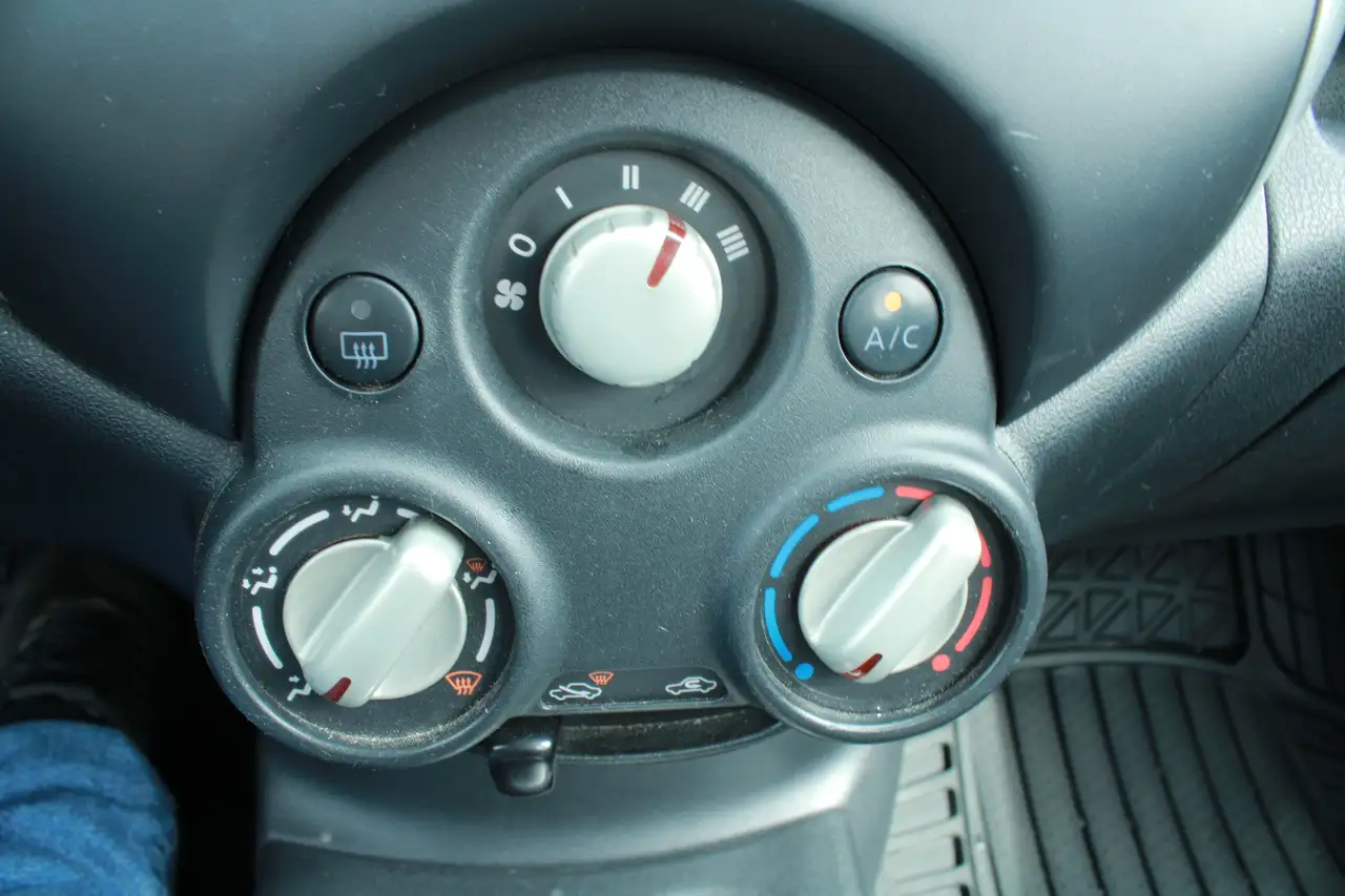 Nissan Note снимка Nissan Note