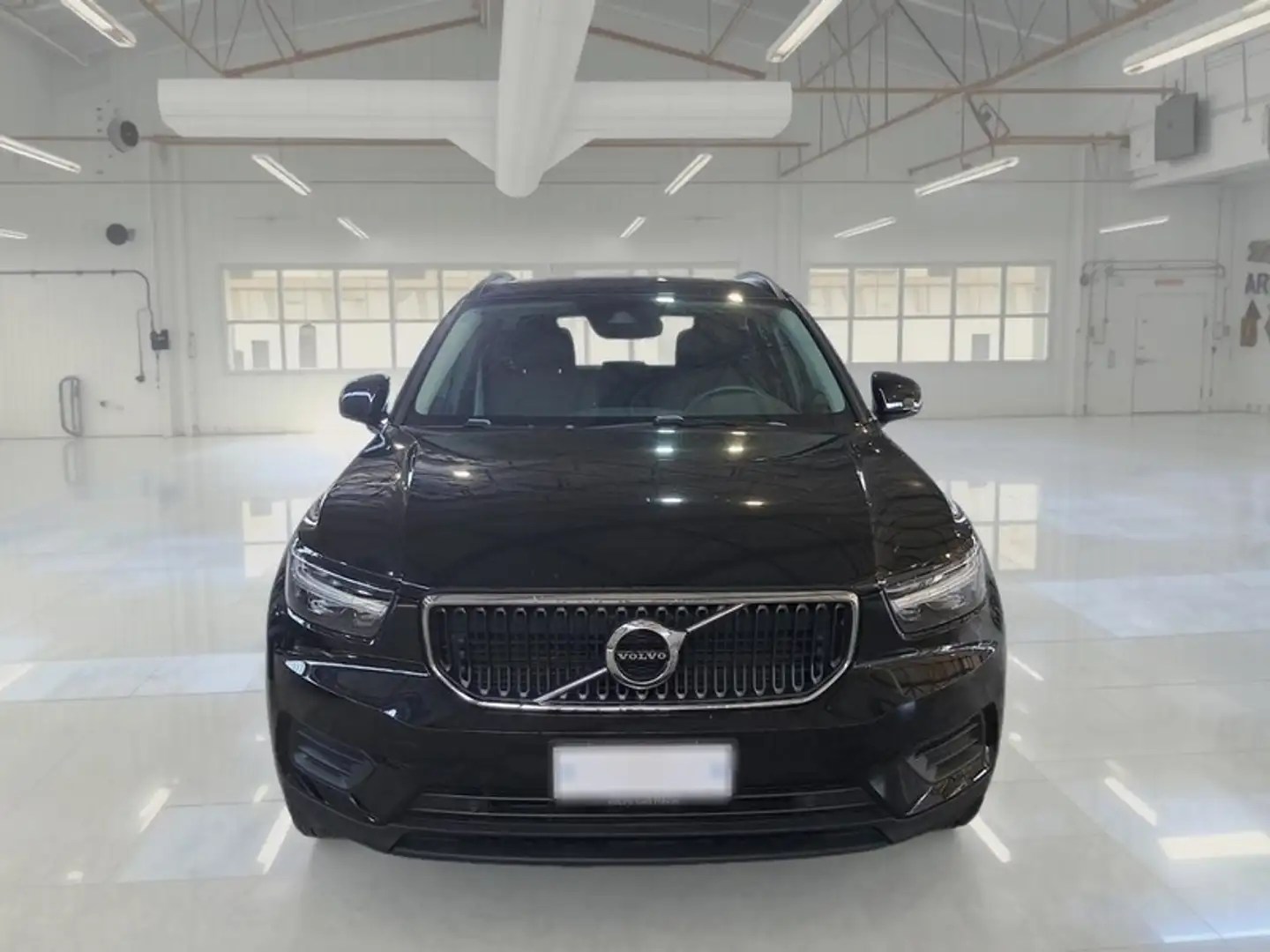 Volvo XC40 T2 automatico Momentum Core - 2