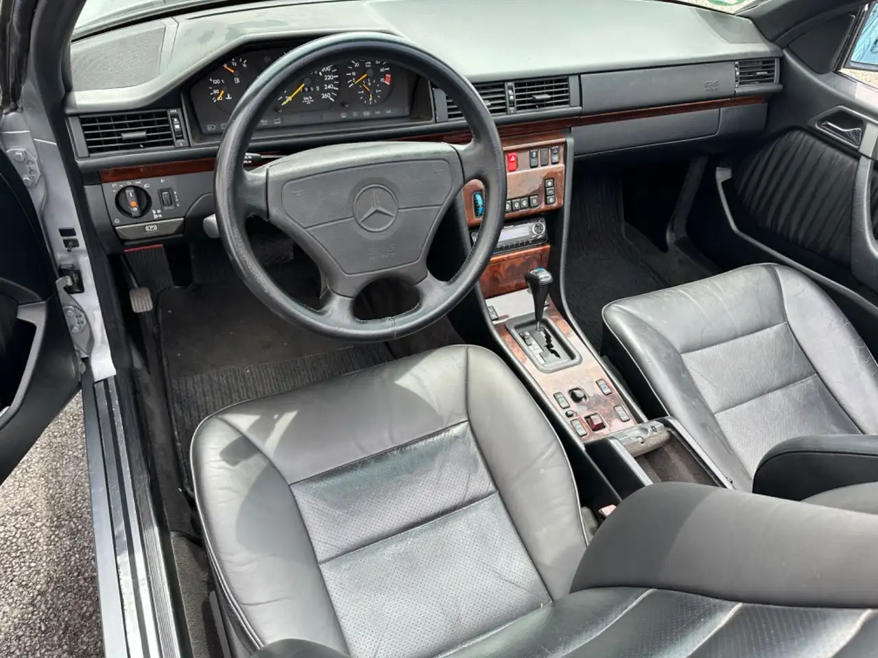 Mercedes-Benz E 320 Cabrio Klima-Leder Top Zust., foto 7