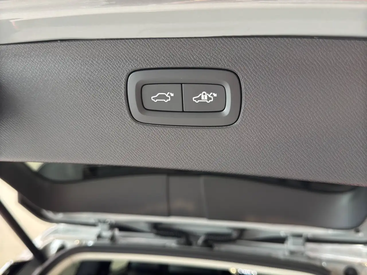 Volvo XC90 2.0 T8 PLUS DARK AWD **PANO*SPORTSEATS*HARMAN KARDON**, миниатюра 28