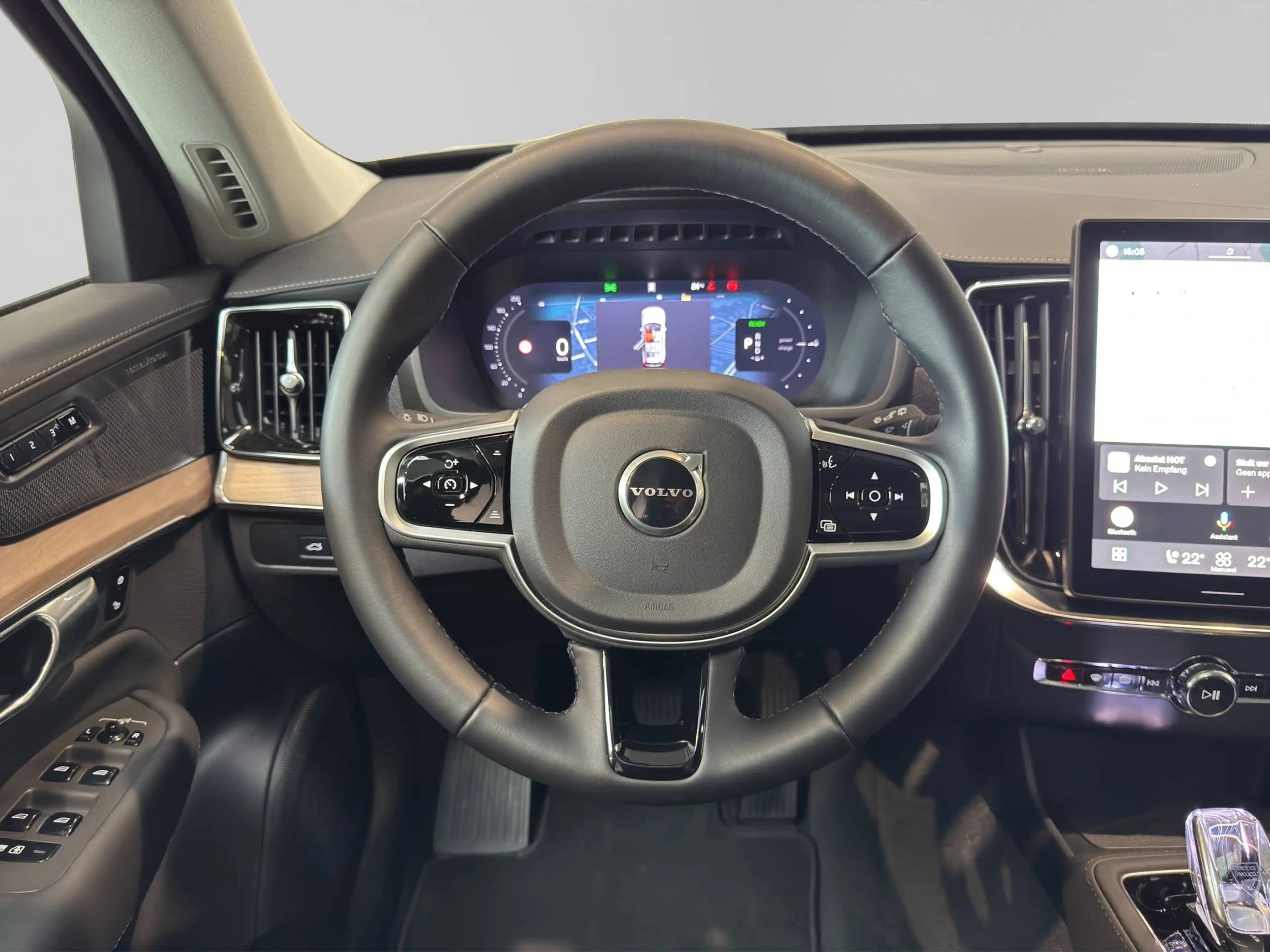 Volvo XC90 XC90 2.0 T8 PLUS DARK AWD **PANO*SPORTSEATS*HARMAN KARDON** — photo 13