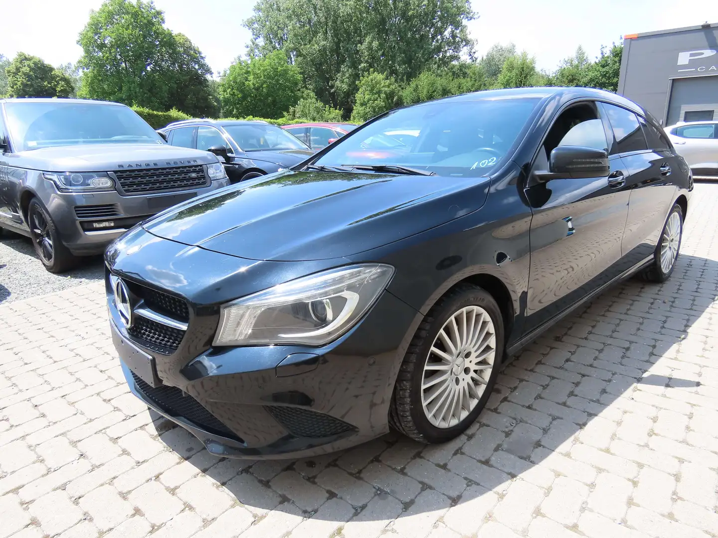 Mercedes-Benz CLA 200 d 4-Matic Noir - 1