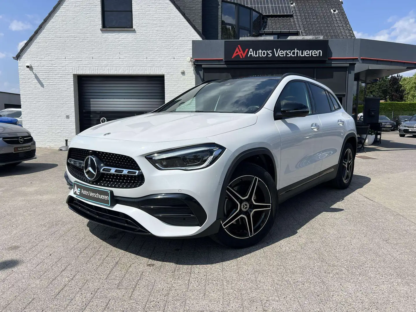 Mercedes-Benz GLA 250 e AMG-Line 8G-DCT ** Night Pack  Pano  Ambient Blanc - 2