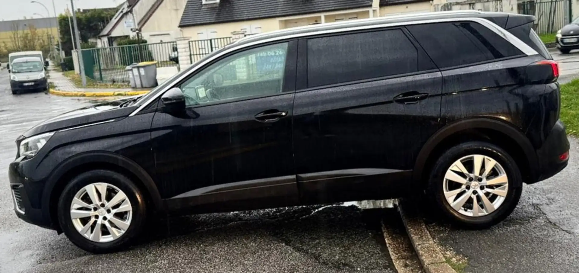 Peugeot 5008 Active Business 1.2 PT 130CV BVM6 7 Sieges 10000HT BEG Noir - 2