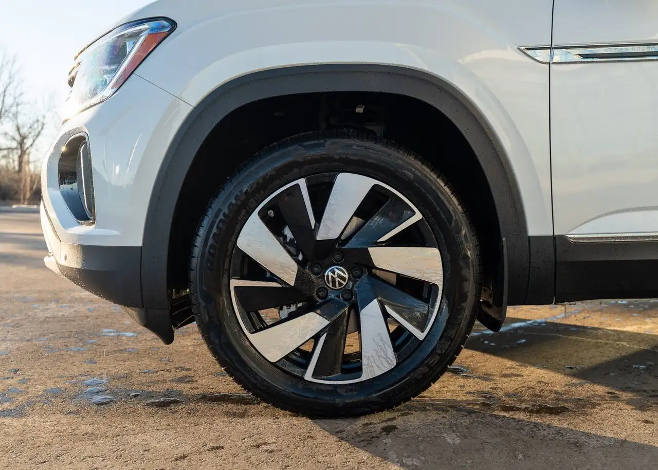 Volkswagen Atlas снимка Volkswagen Atlas