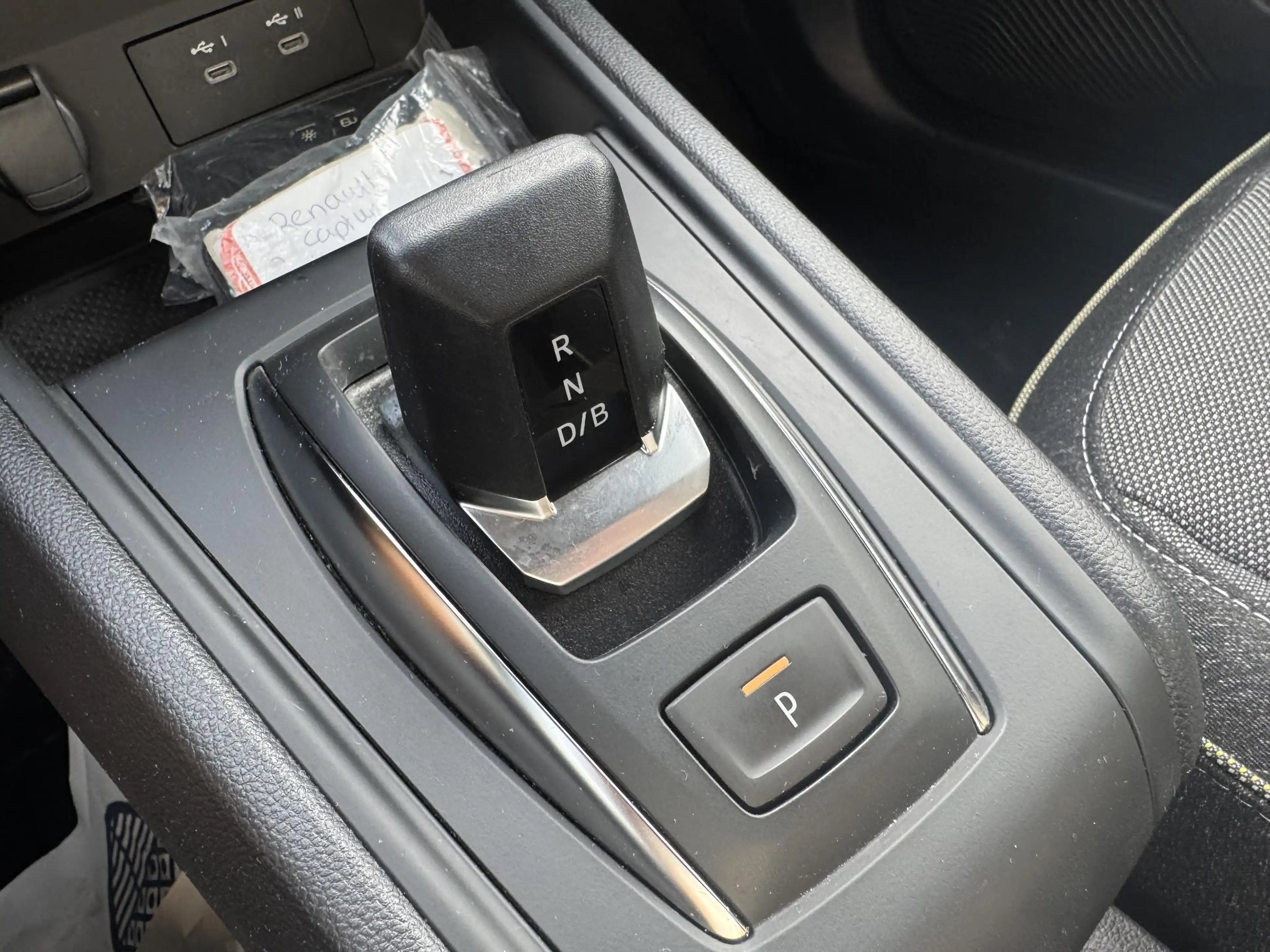 Renault Captur 1.8 E-Tech full hybrid 160 Techno+Pack Winter!! — photo 15