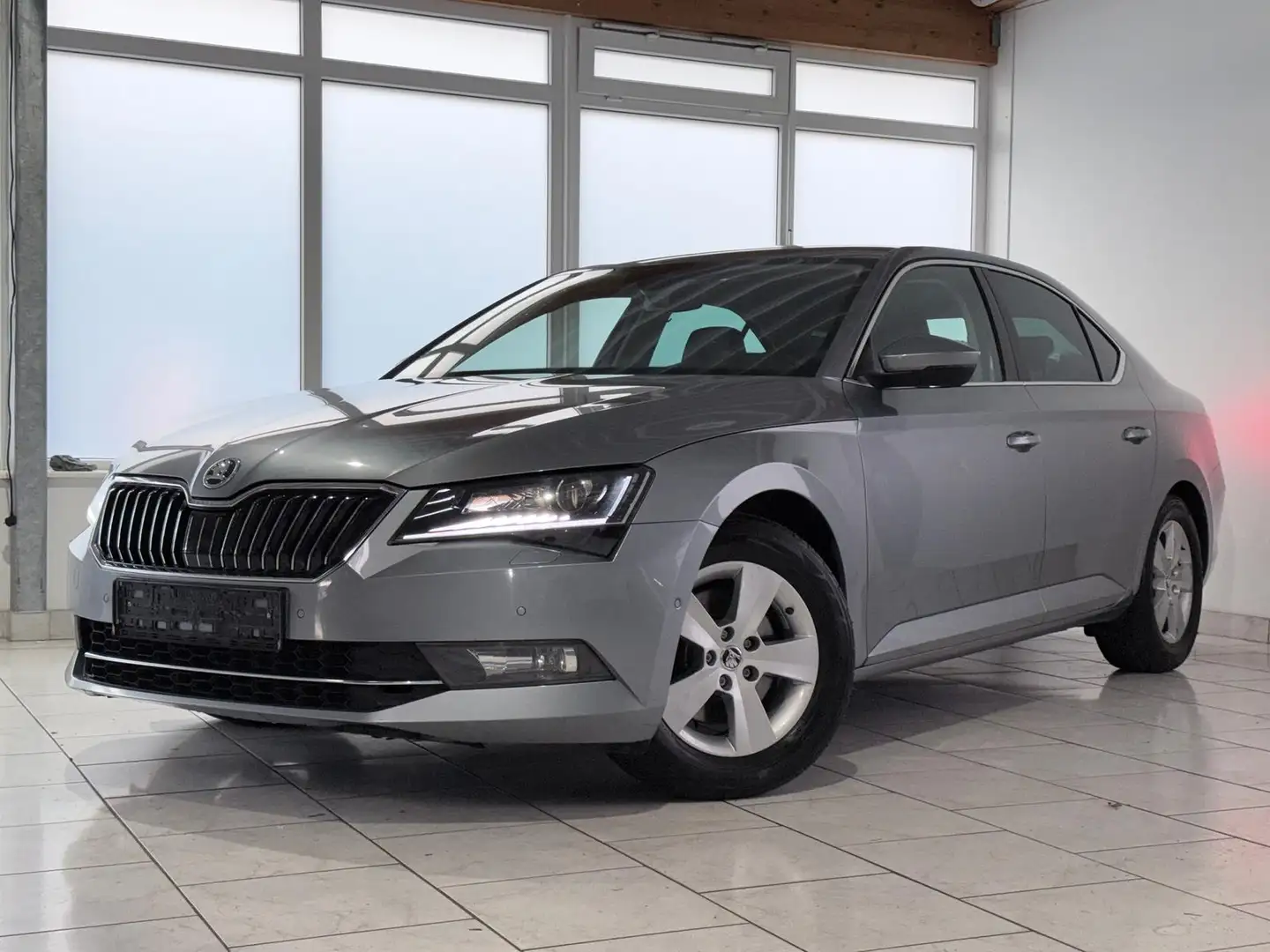 Skoda Superb 2.0 TDI Style-CarPlay/ACC/AHK/Standhzg Grau - 1