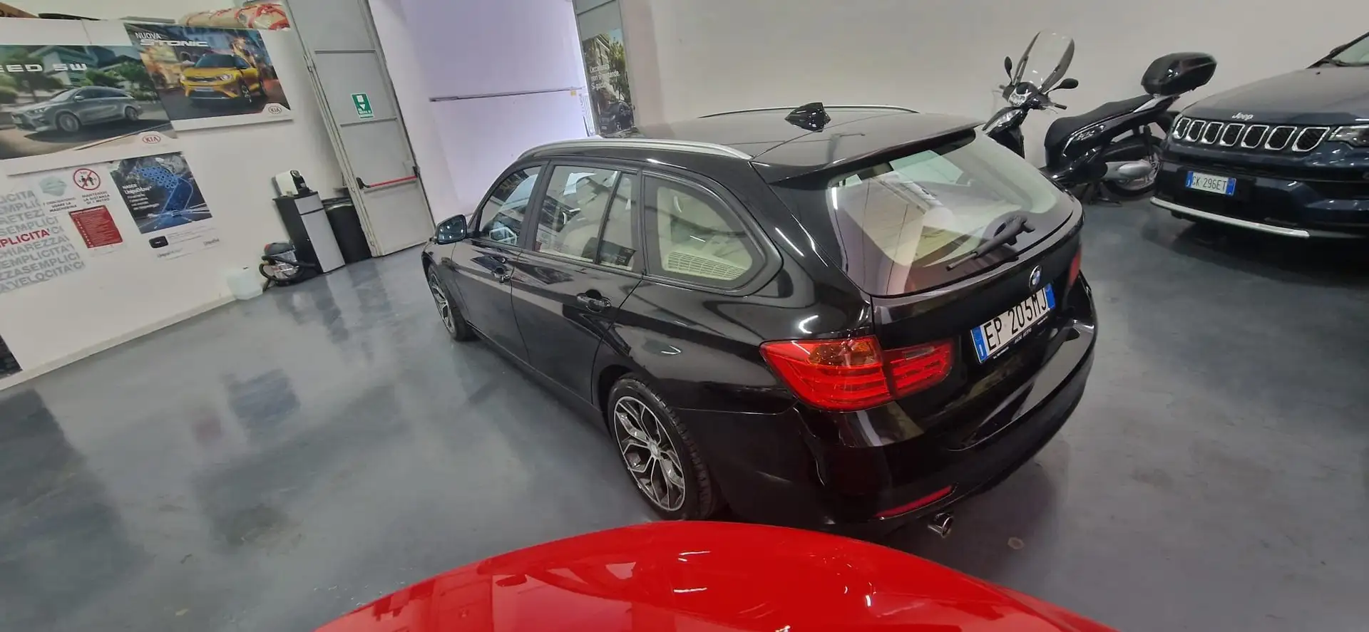 BMW 318 318d Touring Nero - 2