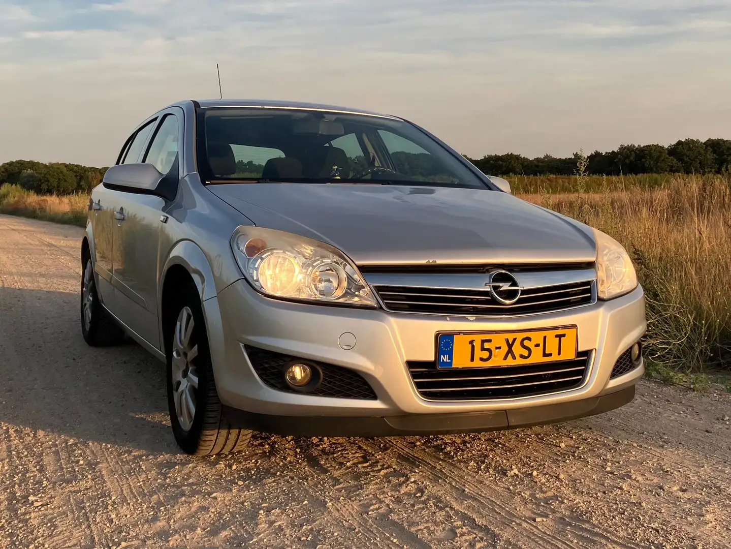 Opel Astra Astra 1.6 Temptation Zilver - 1