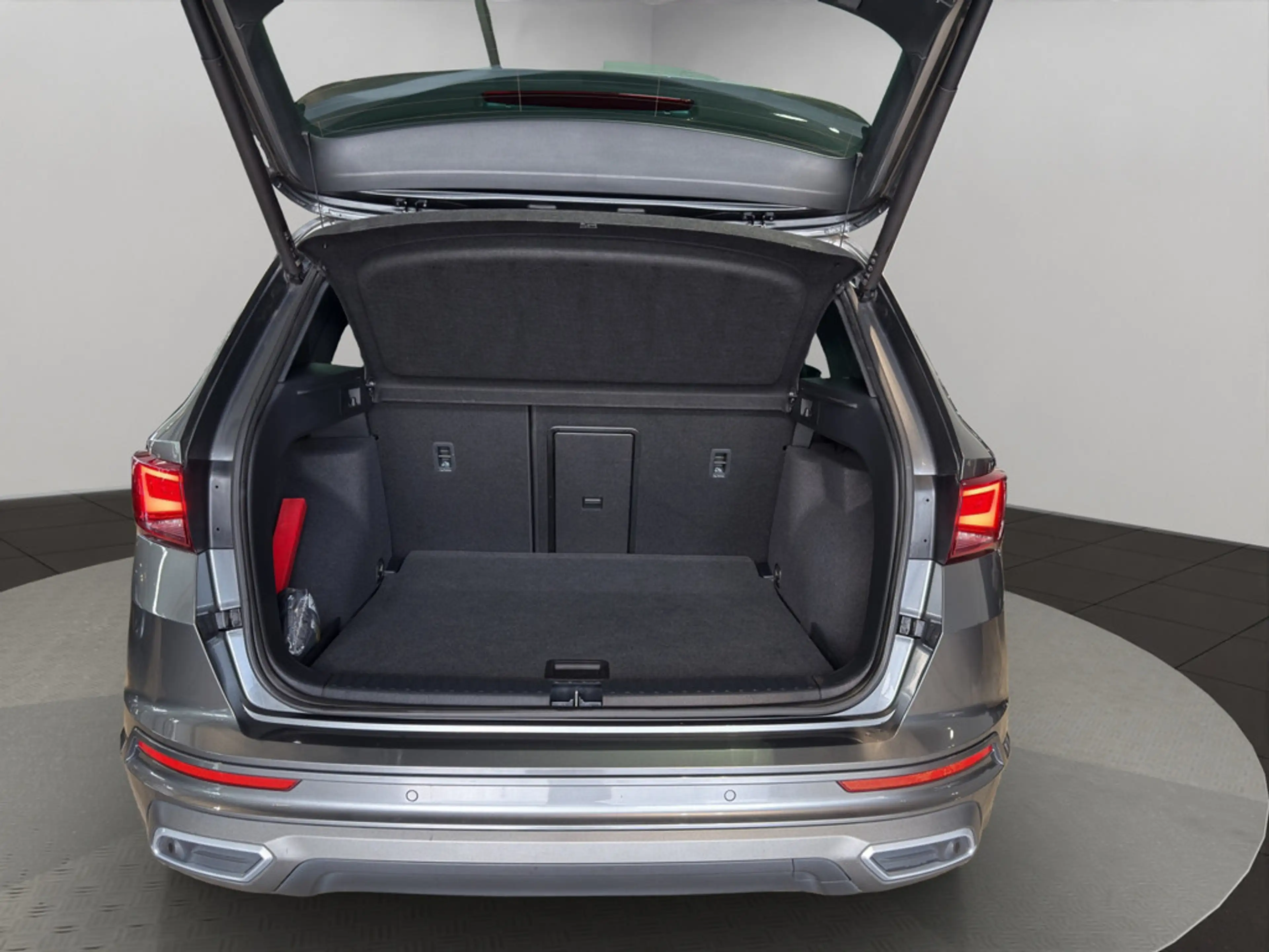 SEAT Ateca 1.5 TSI ACT FR NAVI AHK ACC FACEL. LED — photo 12