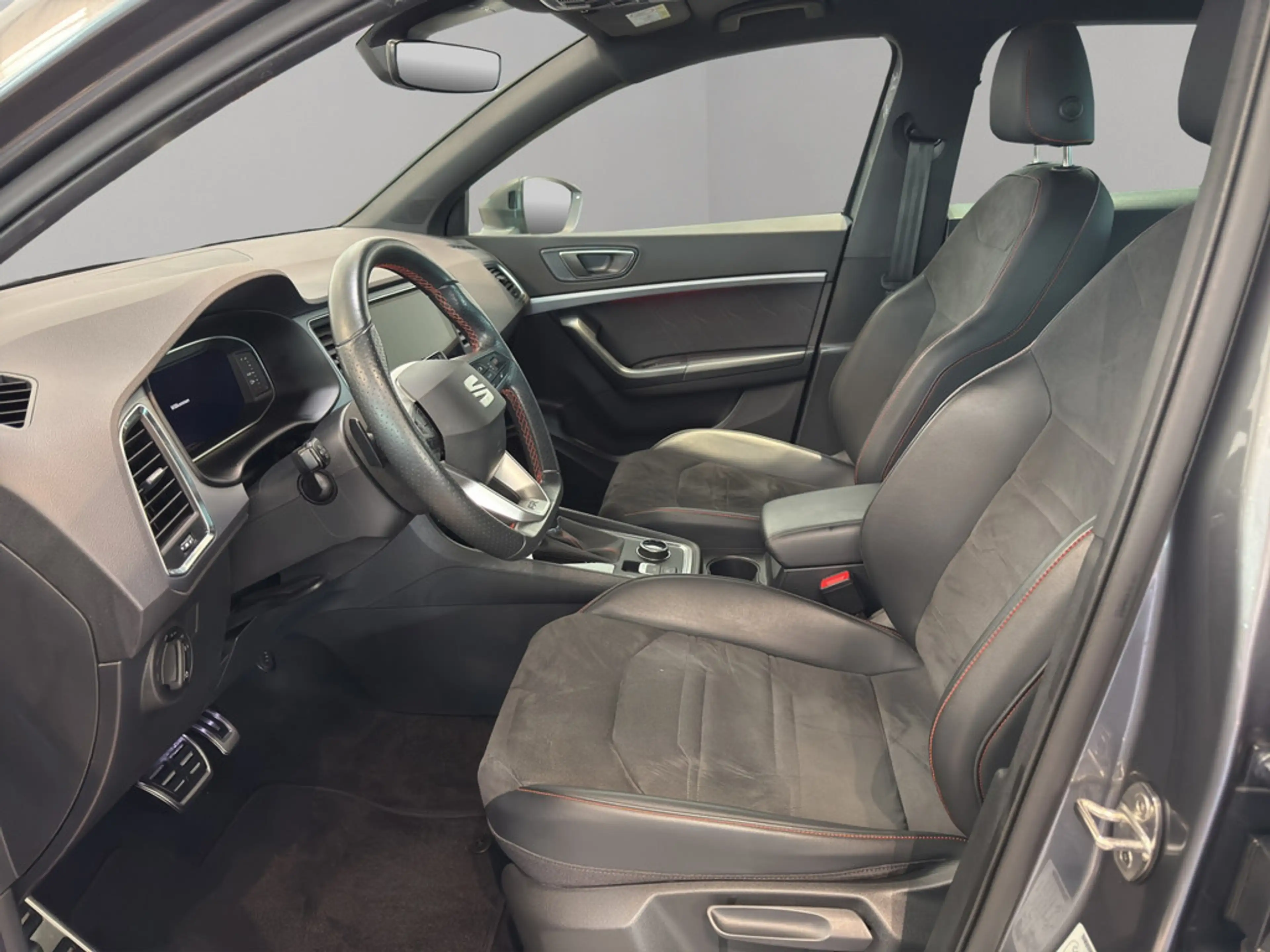 SEAT Ateca 1.5 TSI ACT FR NAVI AHK ACC FACEL. LED — photo 4