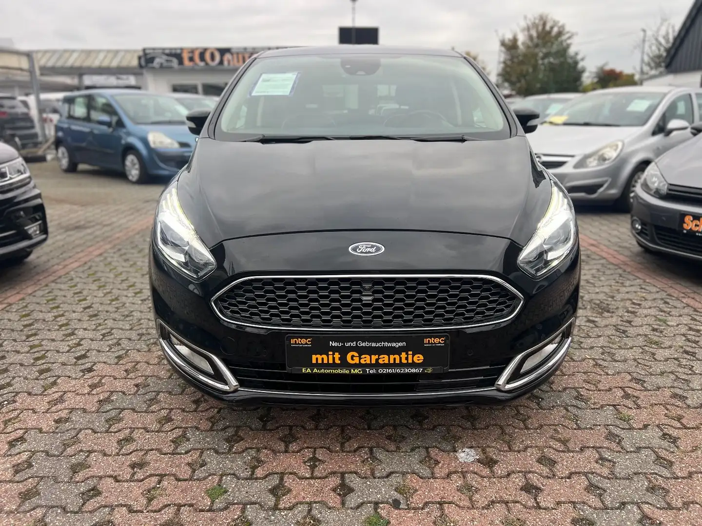 Ford S-Max S MAX VIGNALE-PANO-AUTOM-NAVI-7 SITZER-LEDER Schwarz - 2