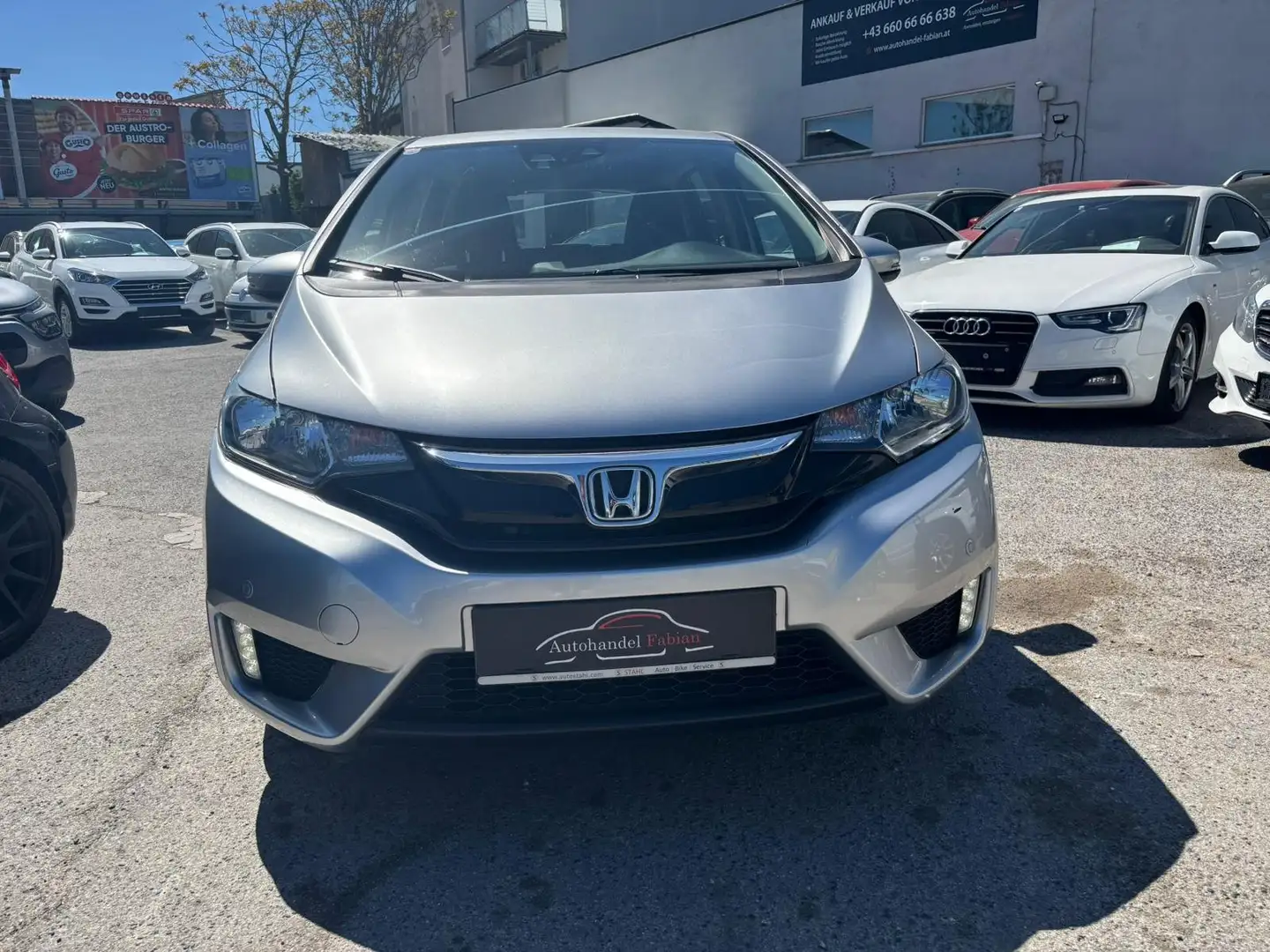 Honda Jazz 1,3i-VTEC Comfort 102PS Sehr niedrige KM Parkhilfe Silber - 2