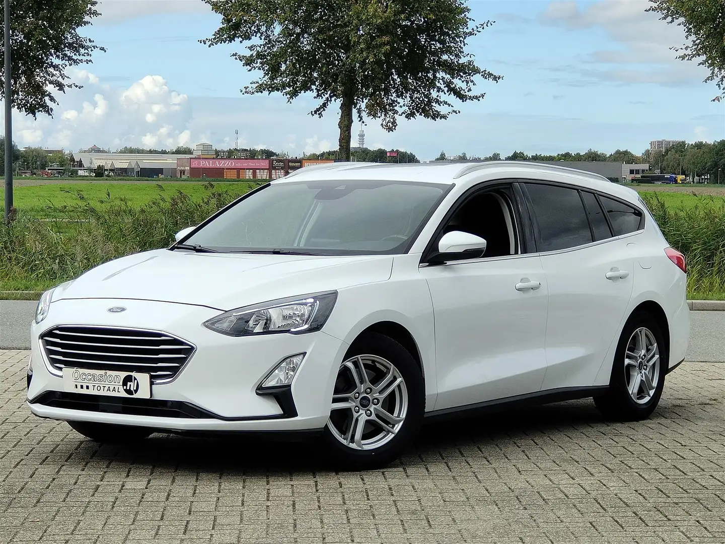 Ford Focus Wagon 1.0 EcoBoost Trend Edition Business | Navi | Weiß - 1