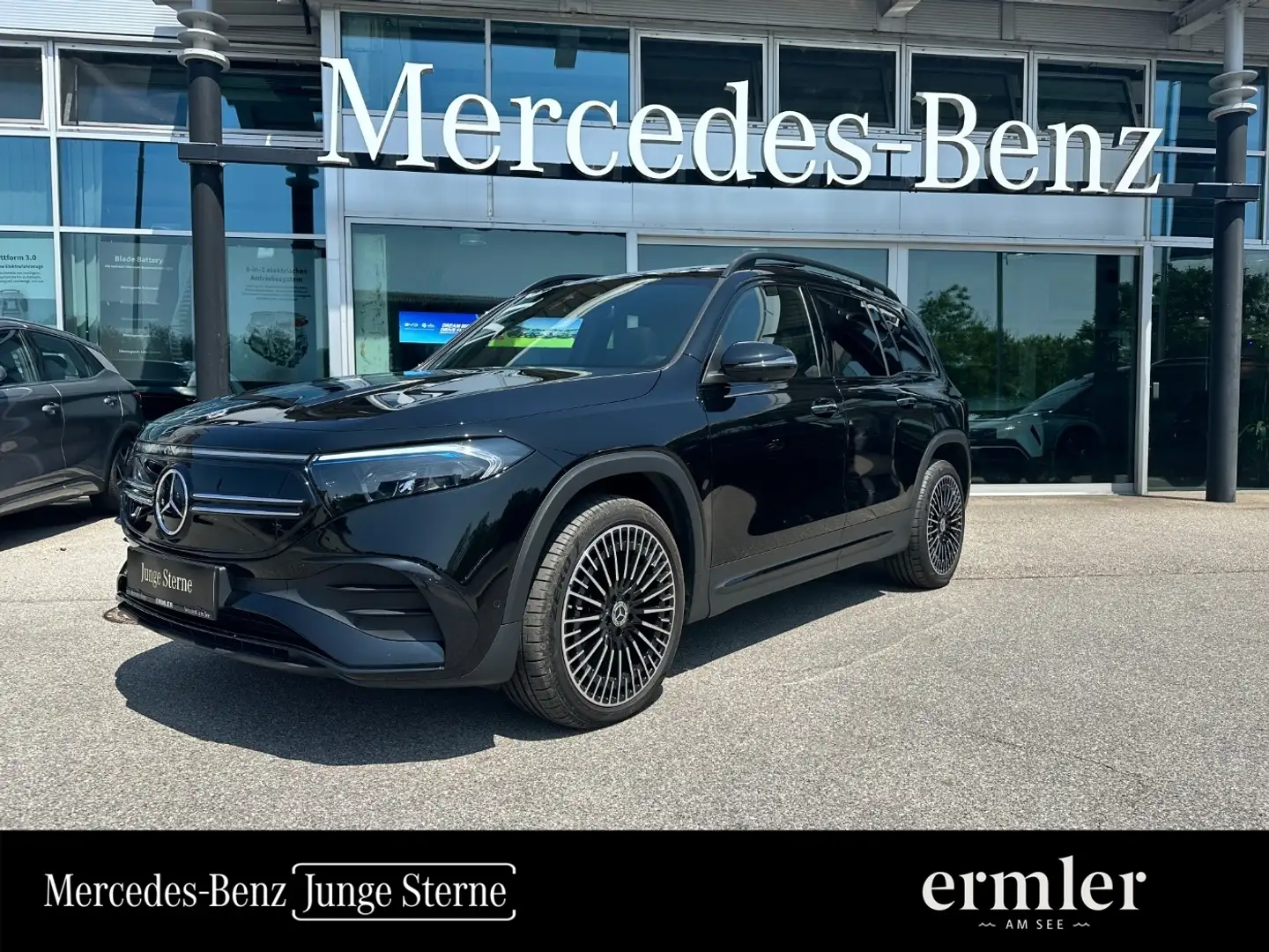 Mercedes-Benz EQB 350 4MATIC AMG Panorama Allrad Elektro Negro - 1