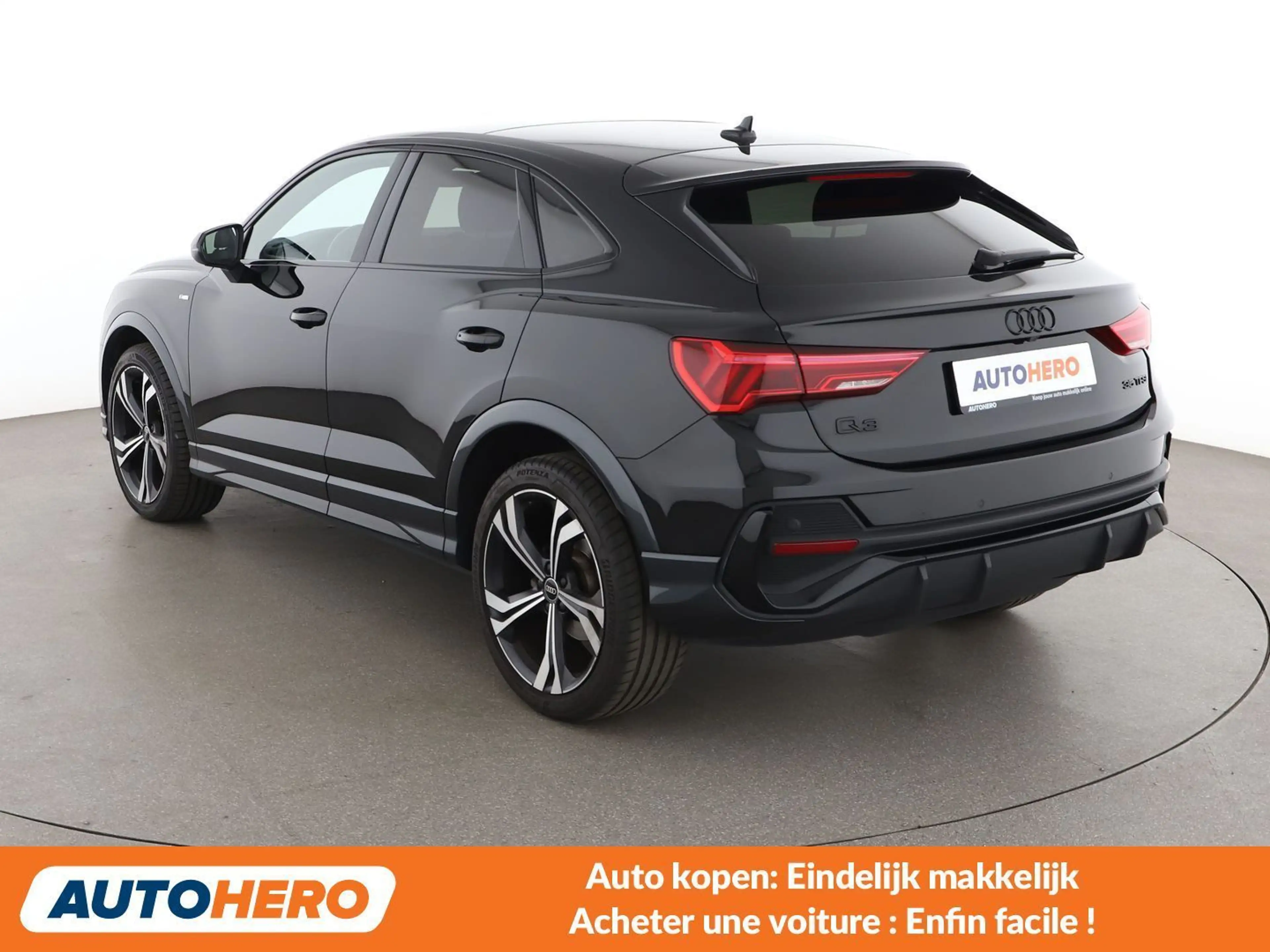 Audi Q3 35 TFSI S line — photo 4