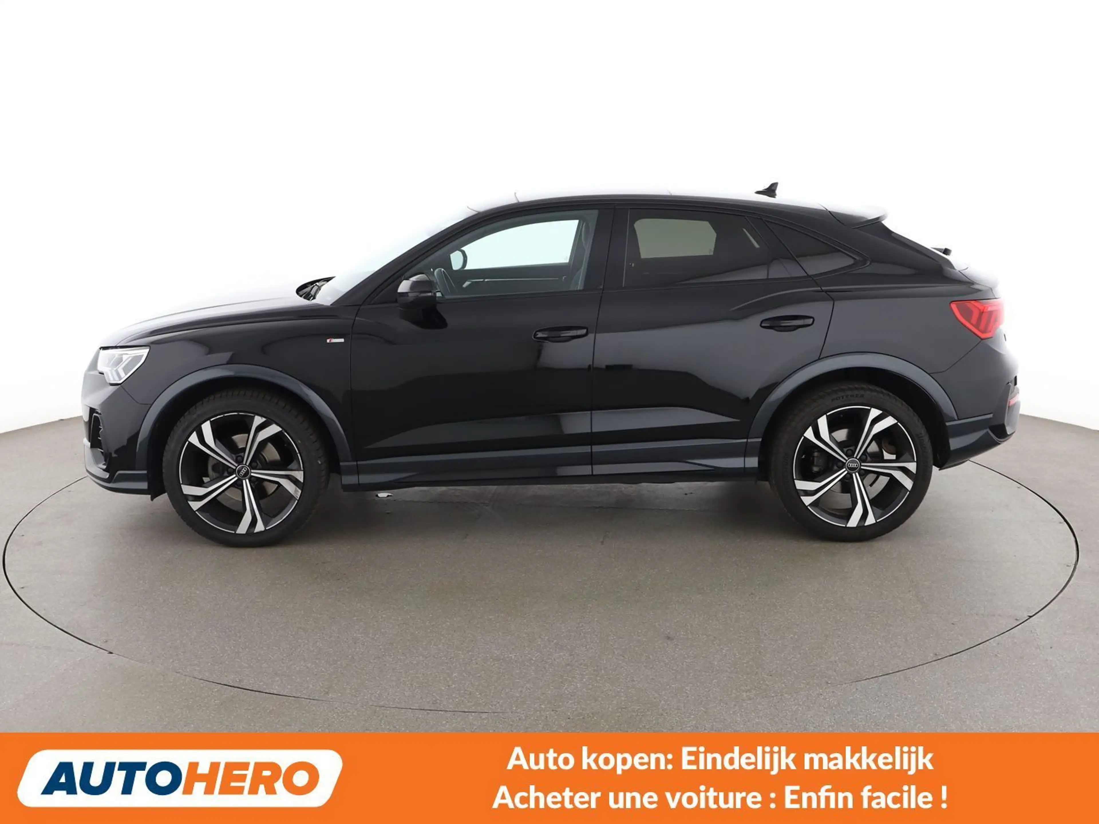 Audi Q3 35 TFSI S line — photo 3