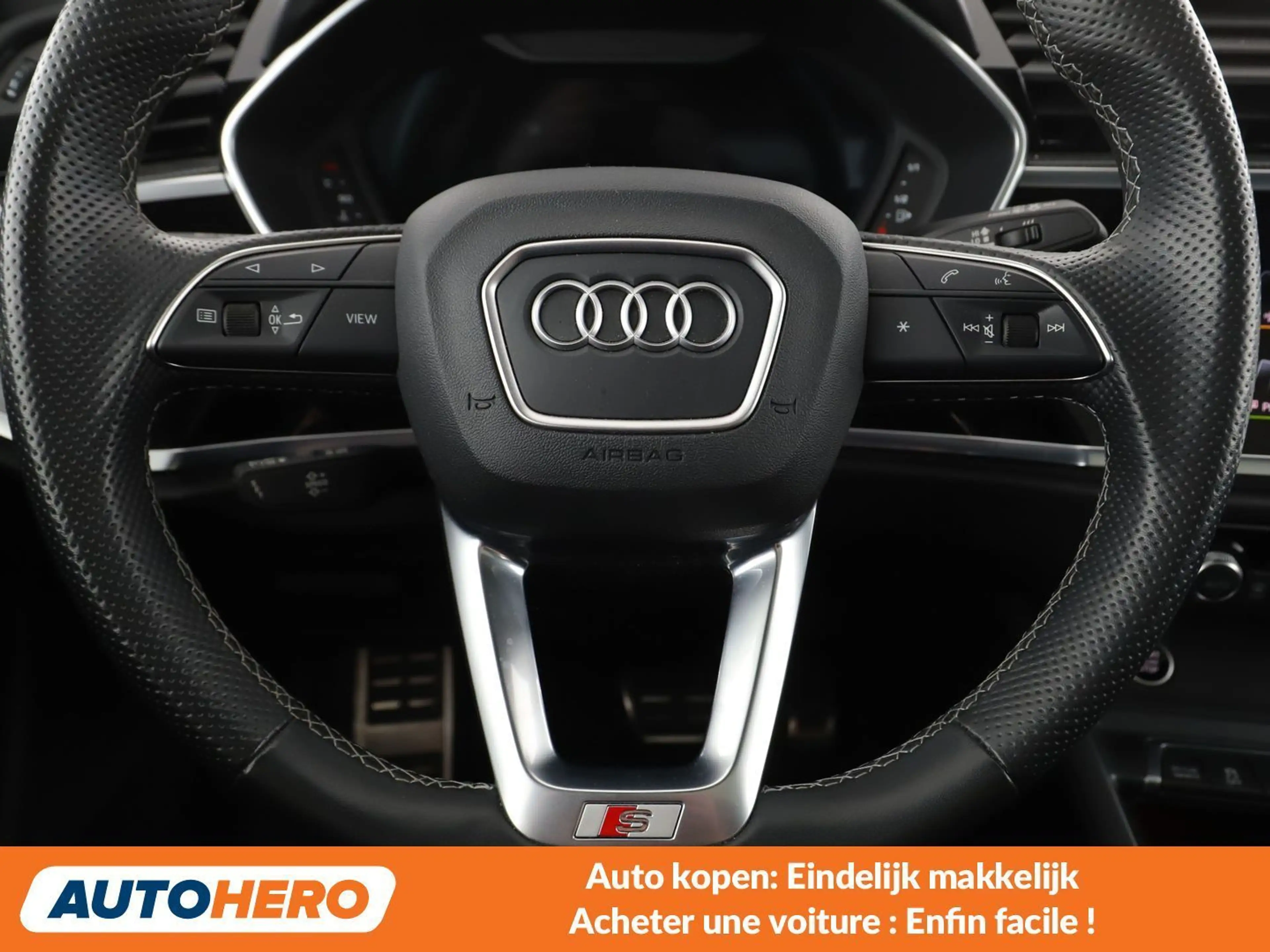 Audi Q3 35 TFSI S line — photo 5