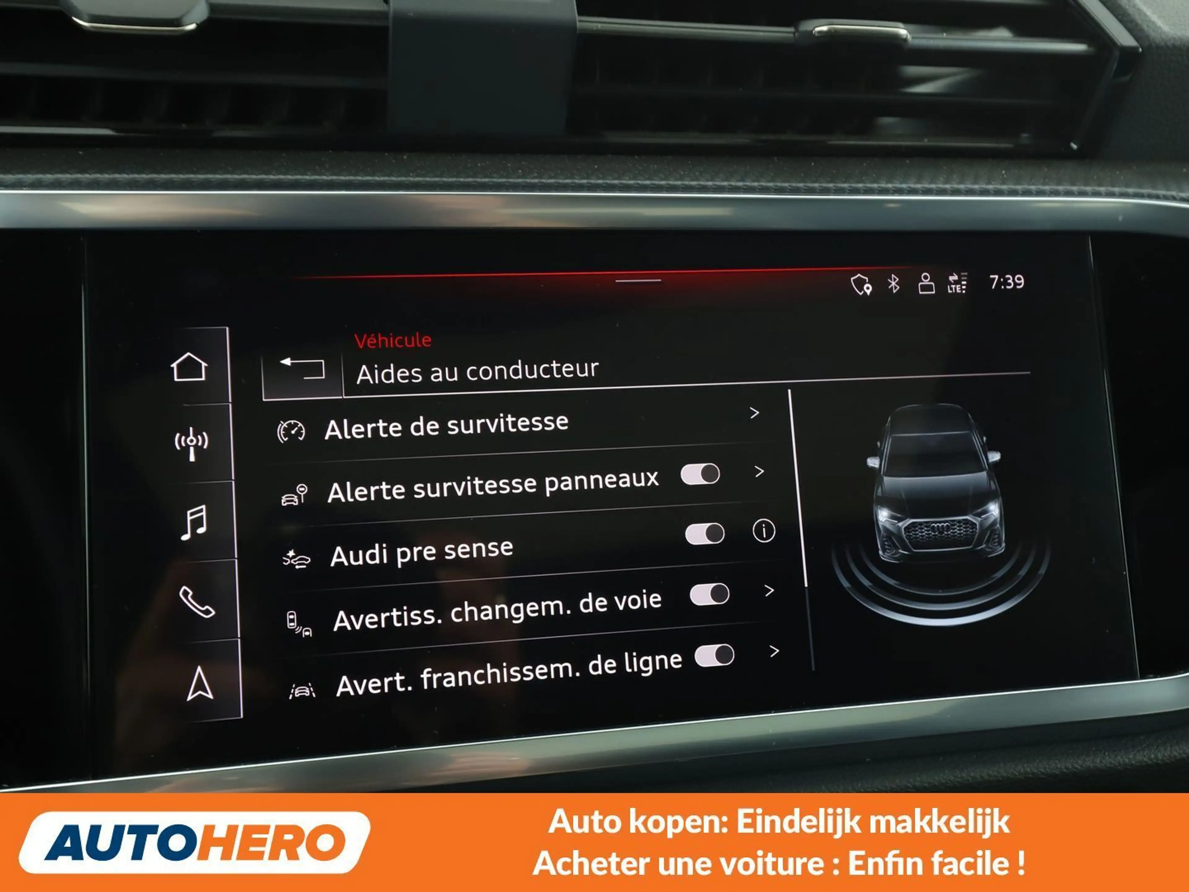 Audi Q3 35 TFSI S line — photo 13