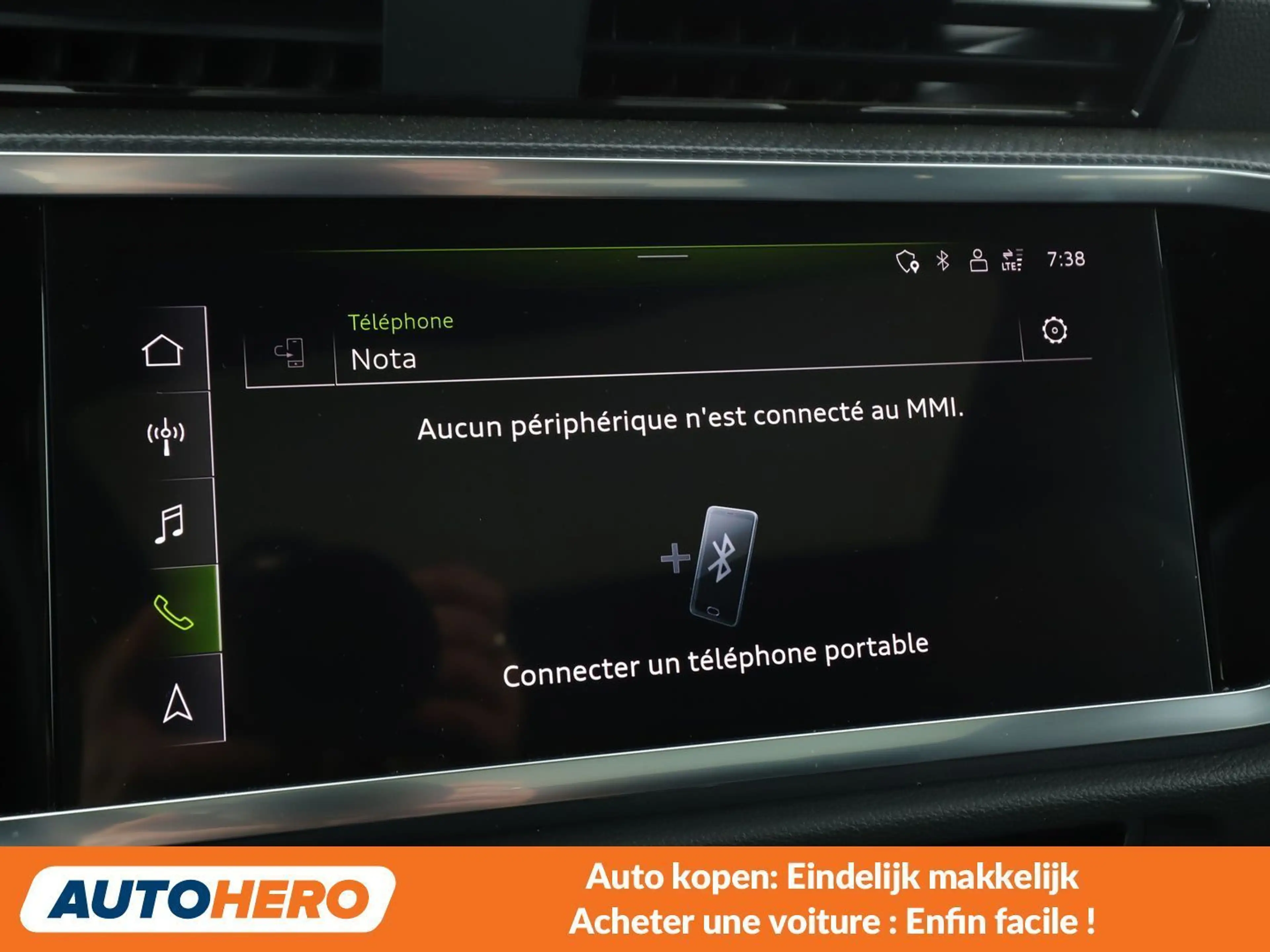 Audi Q3 35 TFSI S line — photo 8
