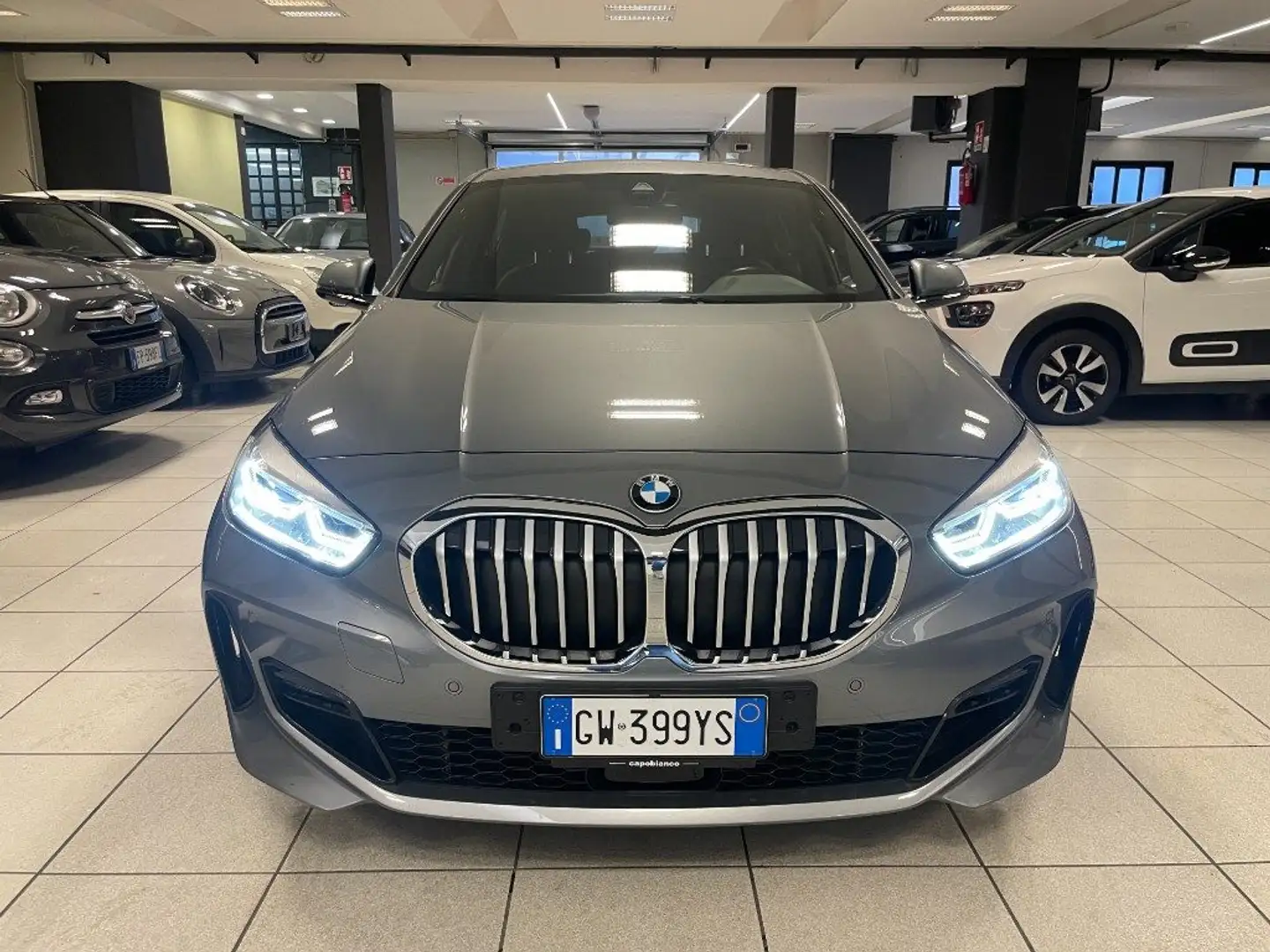 BMW 118 i 5p. Msport M SPORT AUTOMATICA 26.600KM Gris - 2