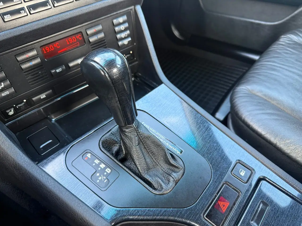 BMW 523 i A Automatik, Leder, Schiebedach, ..., foto 9