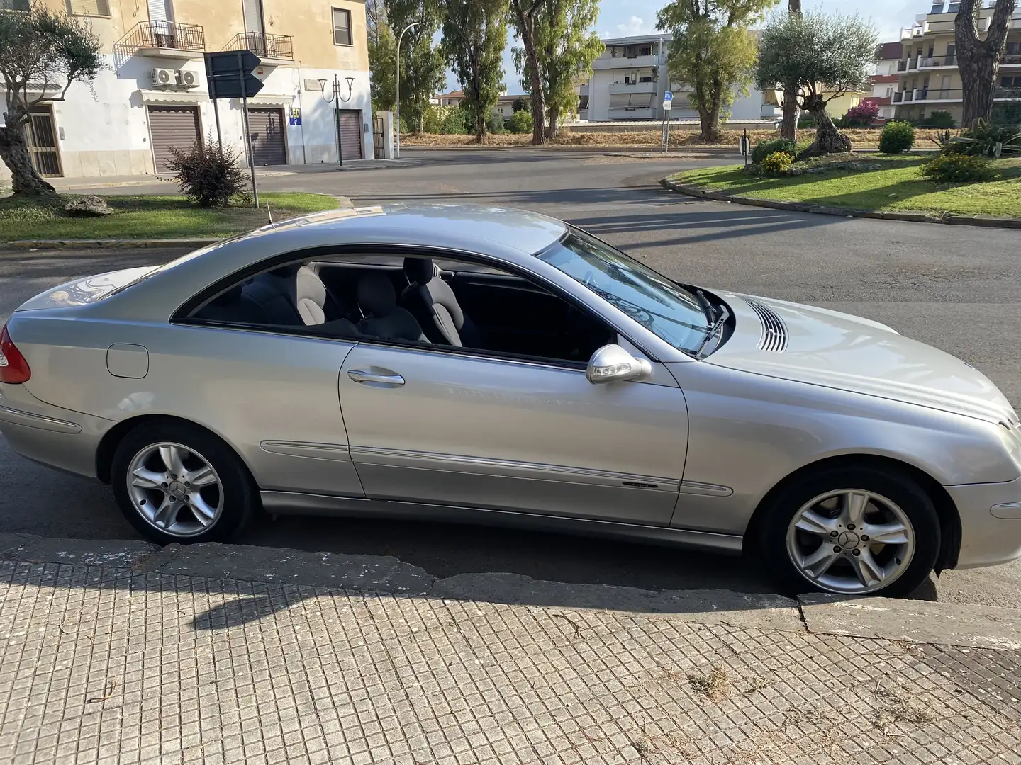 Mercedes-Benz CLK 240 Coupe Avantgarde - 2