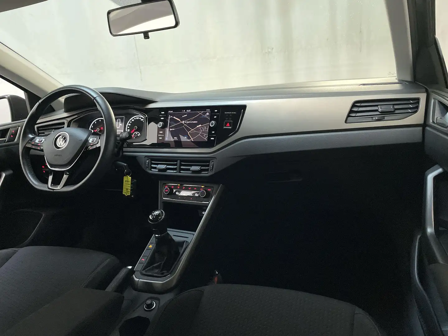 Volkswagen Polo 1.0 TSI Comfortline Business Parkeersensoren Clima Grau - 2
