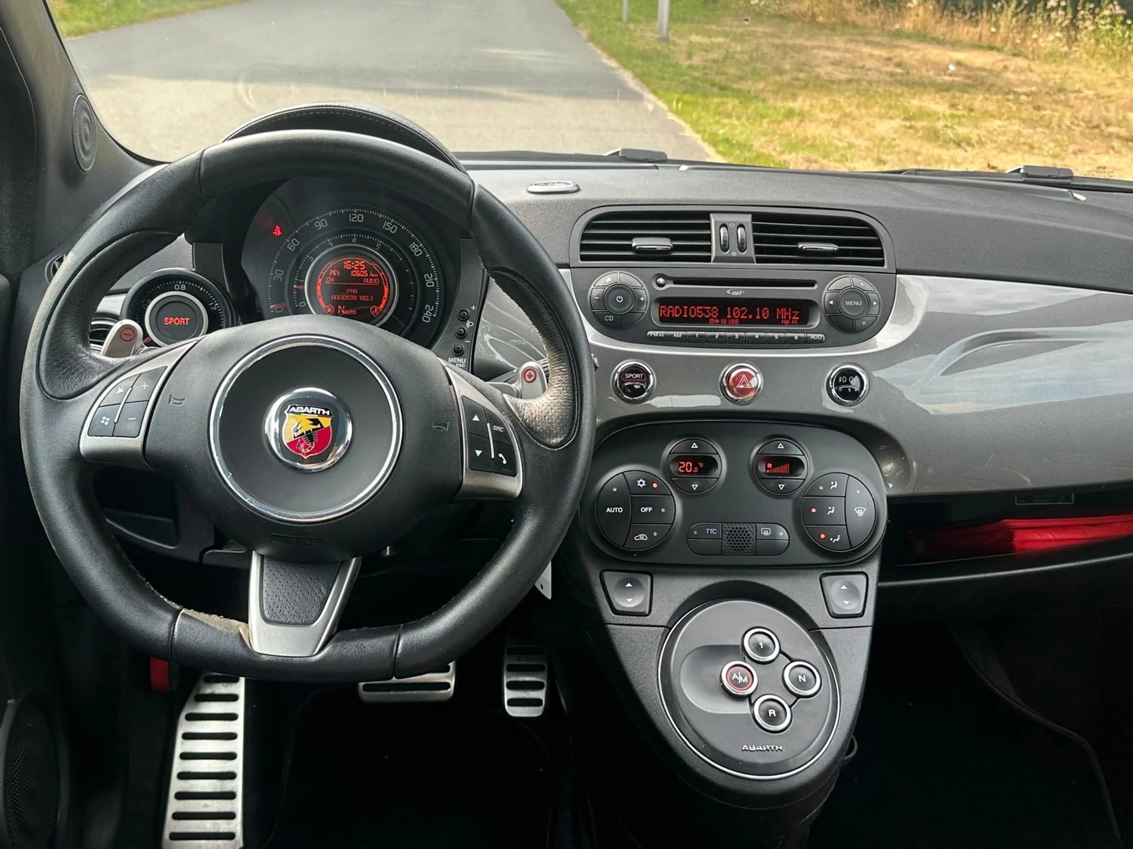 Fiat 595 Abarth 1.4L Abarth Cabrio — photo 15