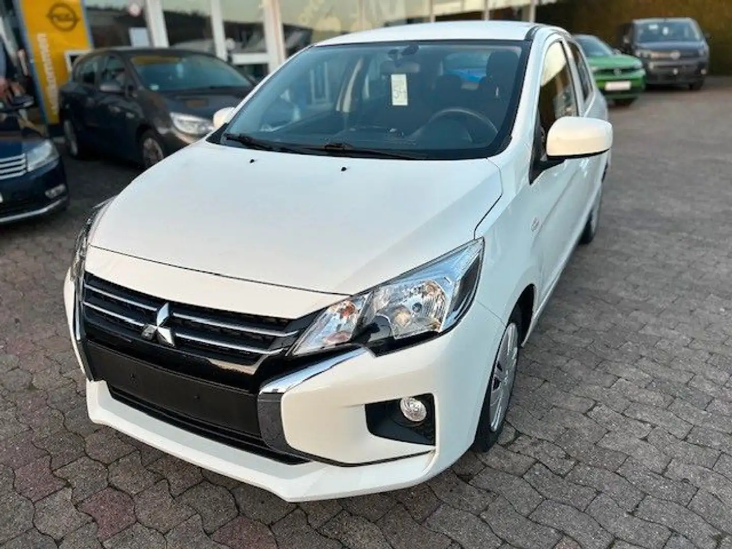 Mitsubishi Space Star Intro Edition Weiß - 1