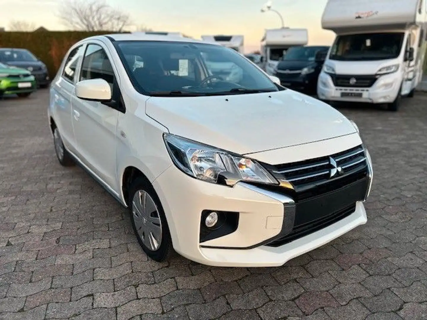 Mitsubishi Space Star Intro Edition Weiß - 2