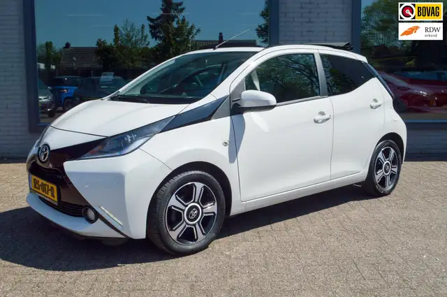 Toyota Aygo 1.0 VVT-i x-pose | Cabriodak | Navigatie | Clima |