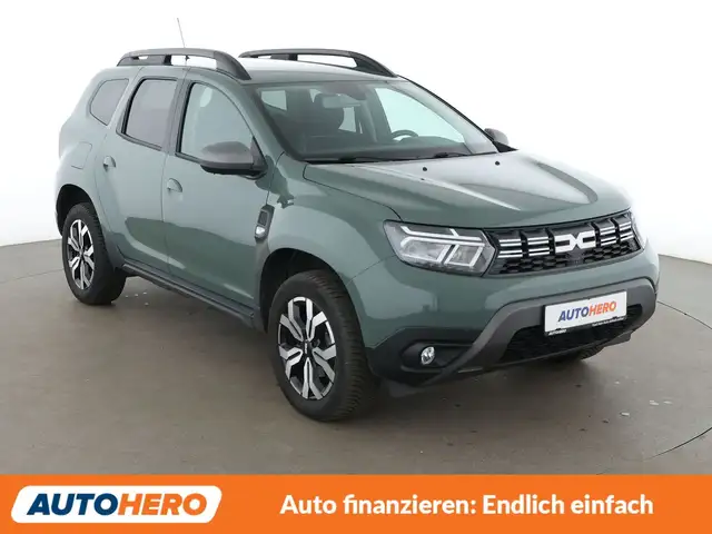 Dacia Duster view 8