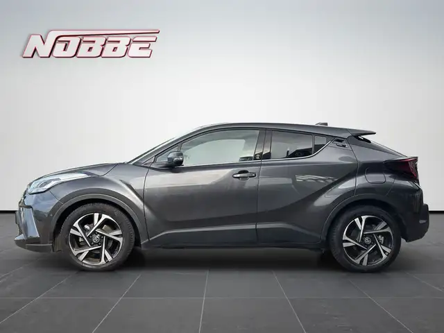 Toyota C-HR view 2