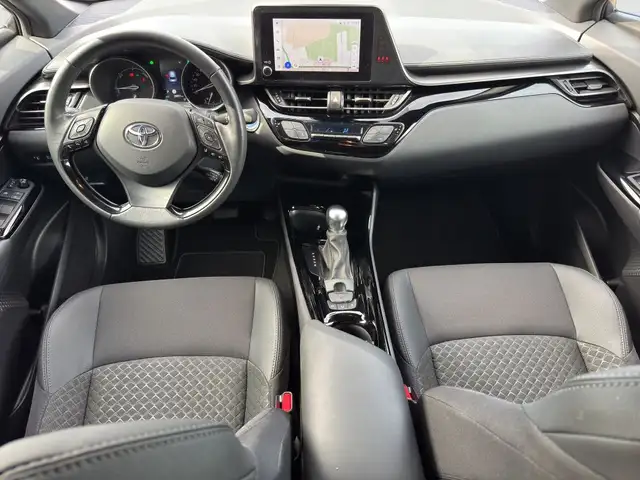 Toyota C-HR view 13